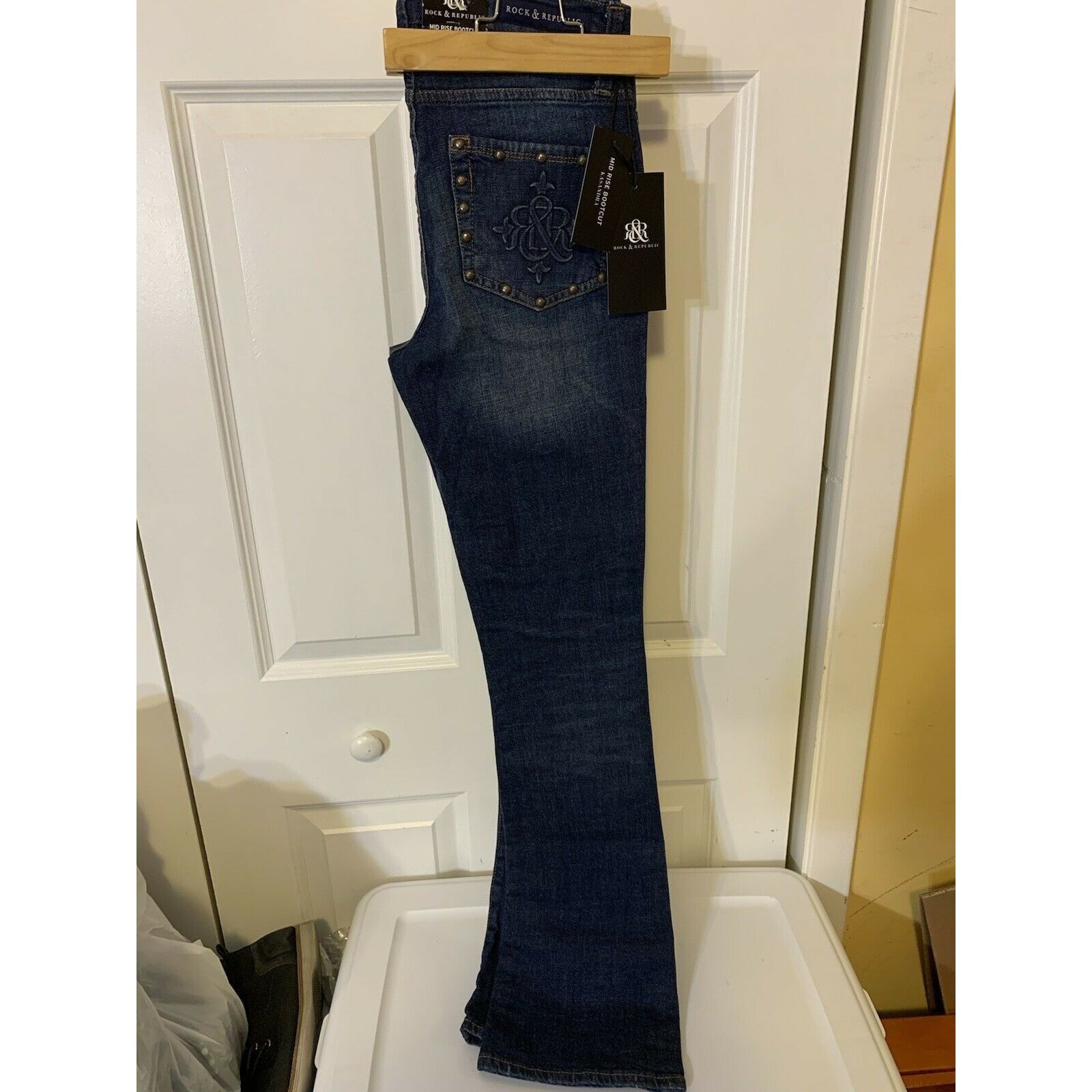Rock Revival Rock & Republic Women's Sz 4M mid rise bootcut tattle-tale K Size 27" / US 4 / IT 40 - 5 Thumbnail