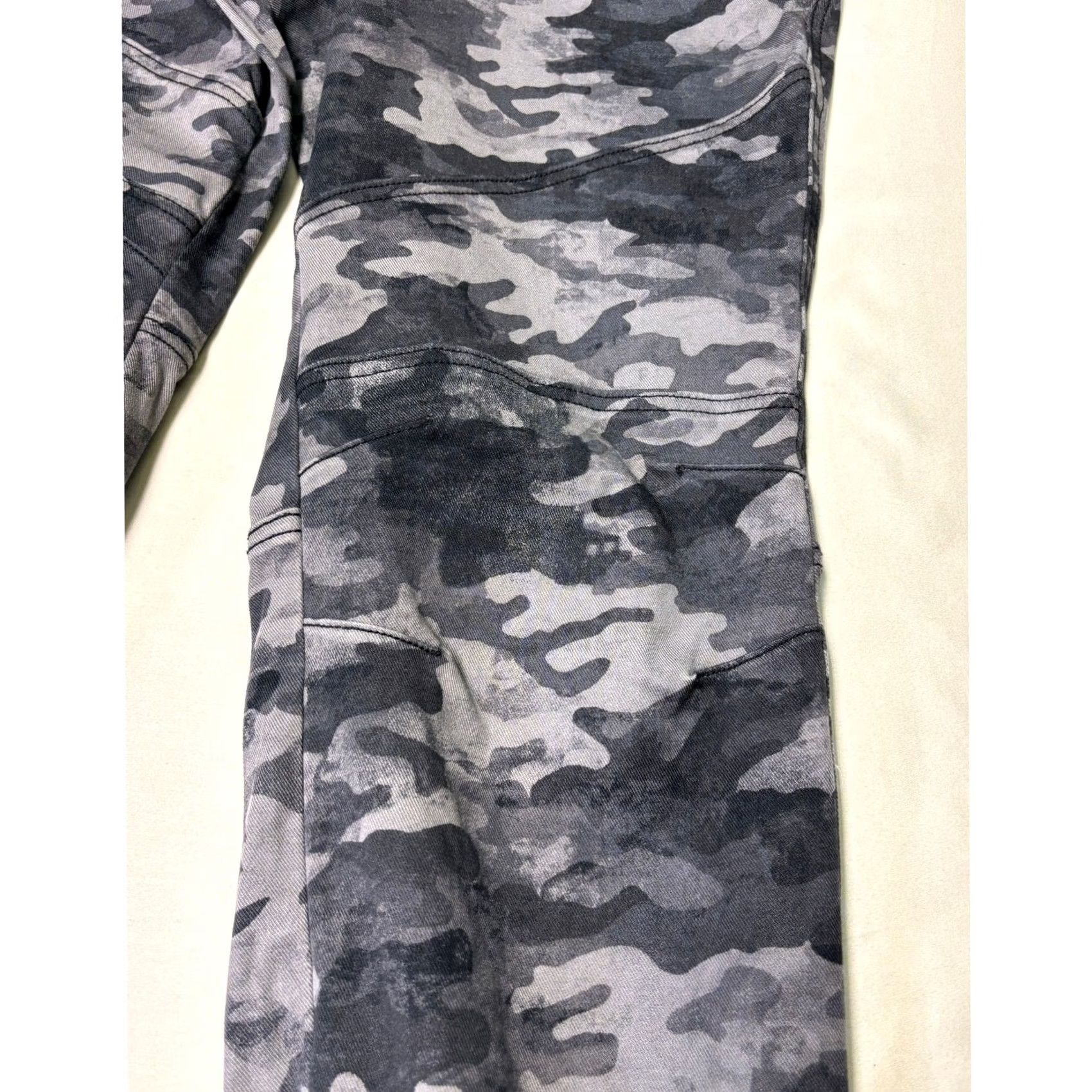 Spanx Spanx Stretch Twill Jogger Blackwash Camo Gray 28 Inseam 29 Pants Women S Slim Pockets Zipper Camouflage Pull On Jogger Style, Tan? Size 28" / US 6 / IT 42 - 2 Thumbnail