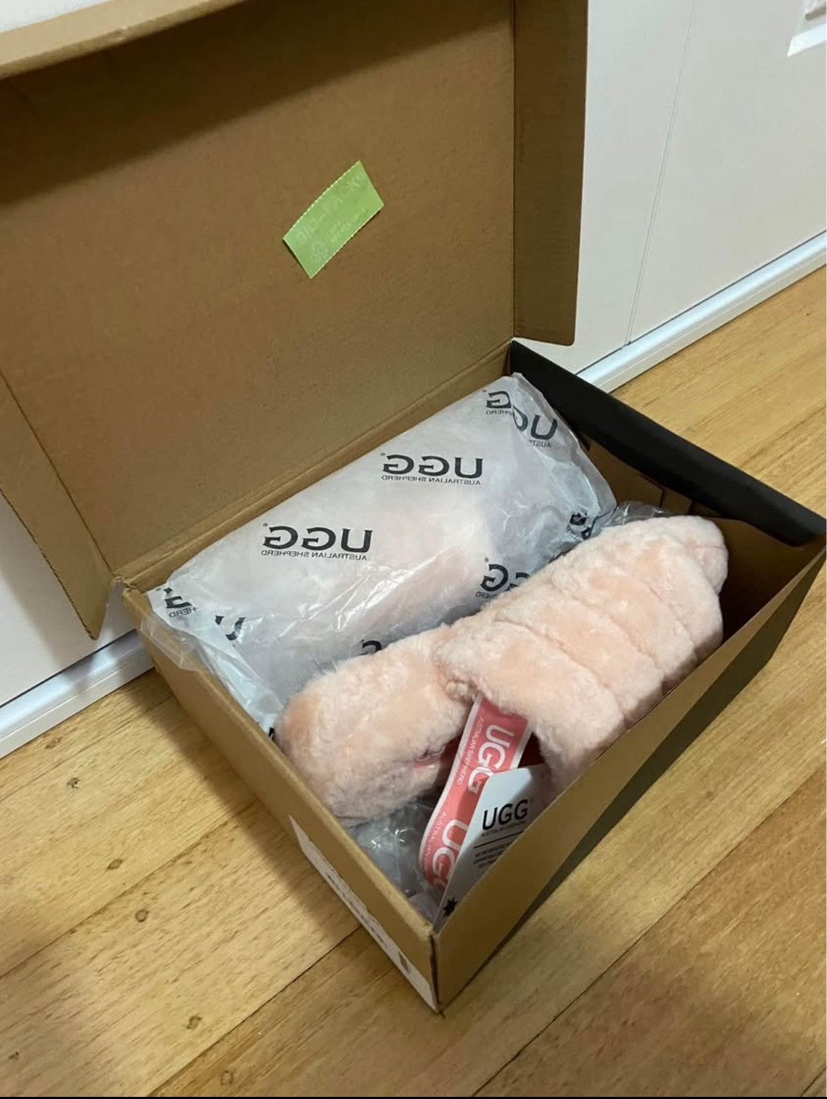 Ugg Pink slippers Size US 8 / IT 38 - 2 Thumbnail
