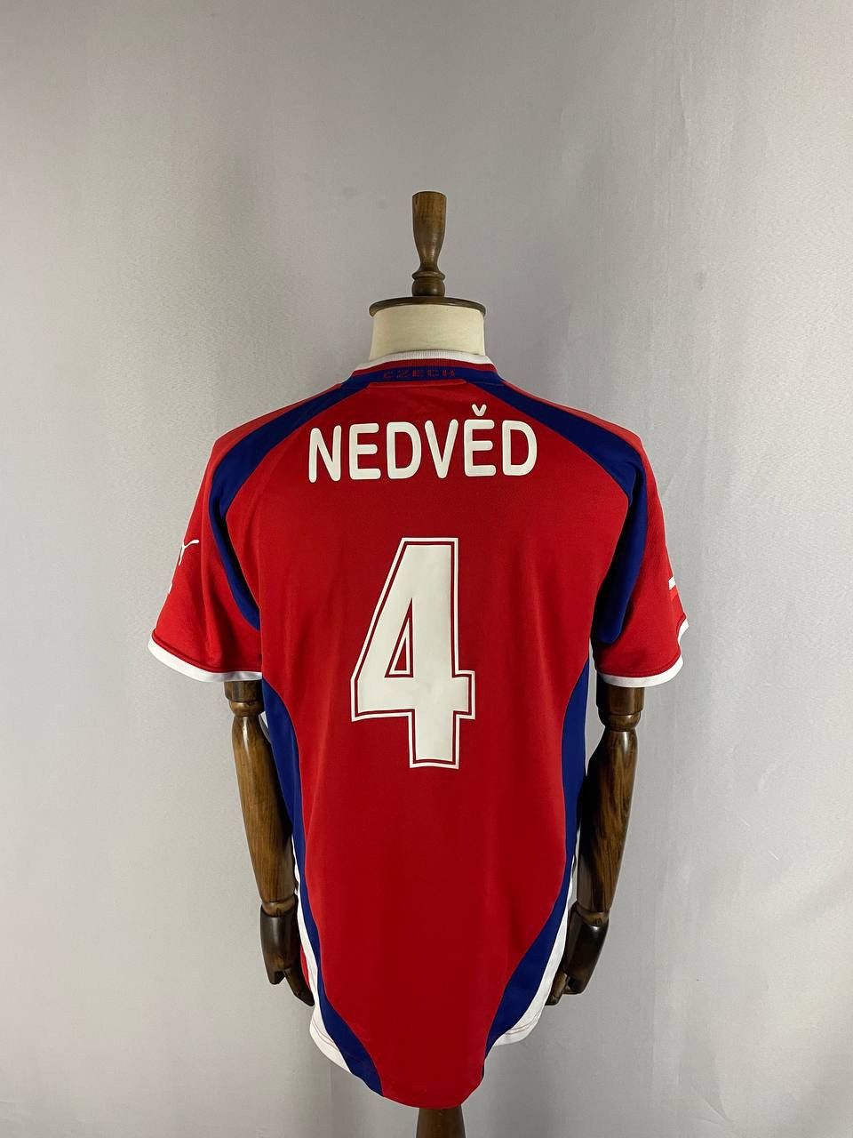 Puma Puma T Shirt Czech Republic 2000 Euro Nedved 4 Red Vintage Size US L / EU 52-54 / 3 - 14 Thumbnail
