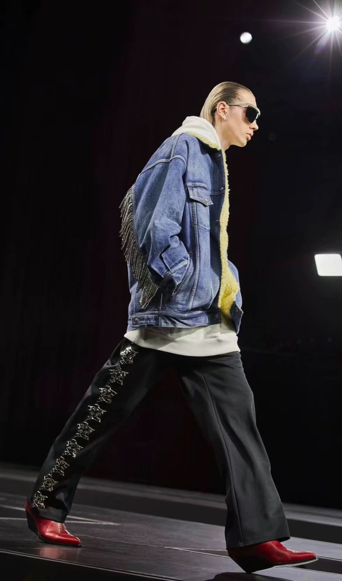 Celine Celine 22FW Oversize Black Crystal Tassel Denim Jkt XS Size US XS / EU 42 / 0 - 8 Thumbnail