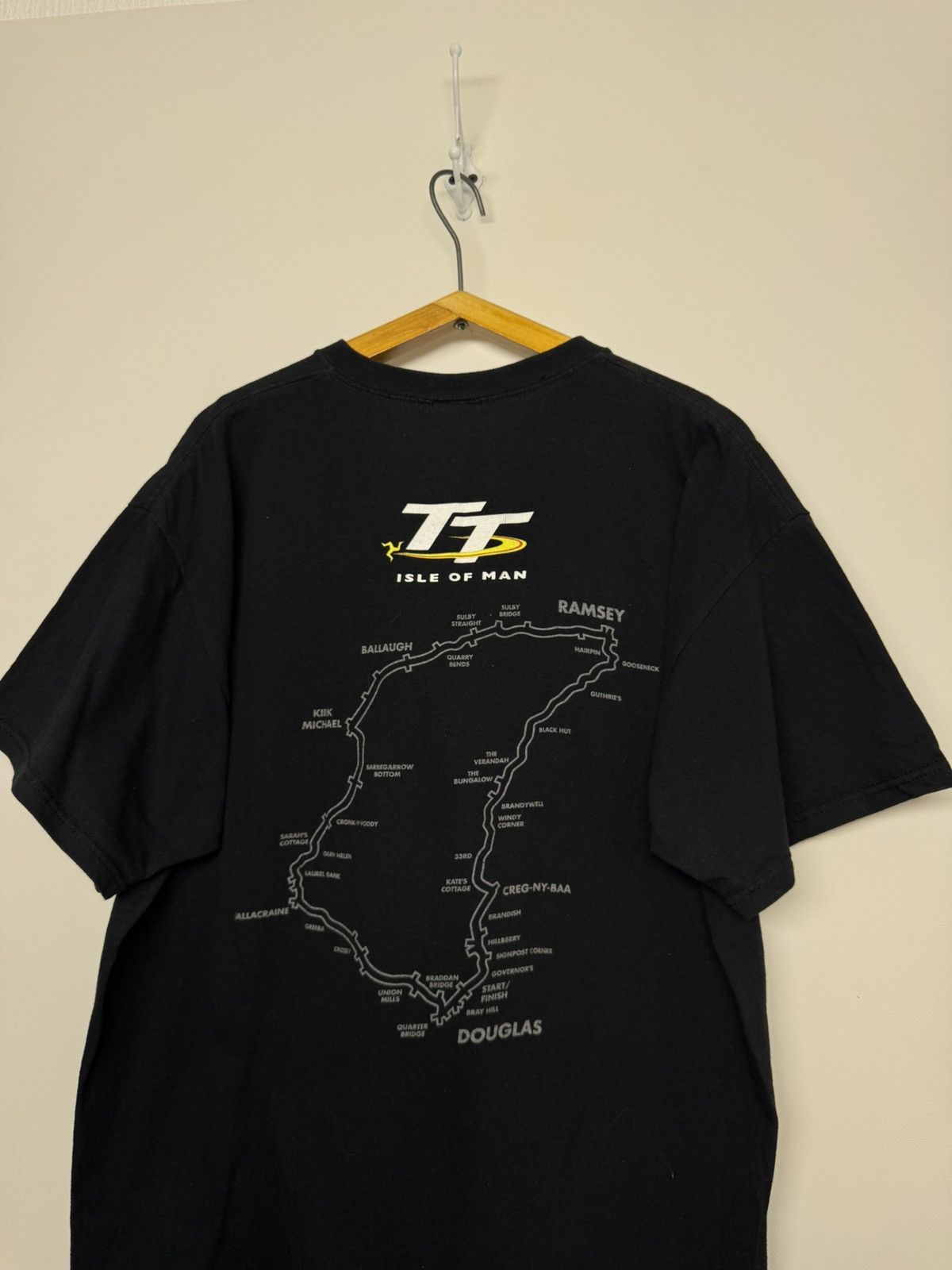 Fruit Of The Loom Vintage Y2k 2012 Isle of Man TT Moto Racing T-shirt Size US XL / EU 56 / 4 - 1 Thumbnail