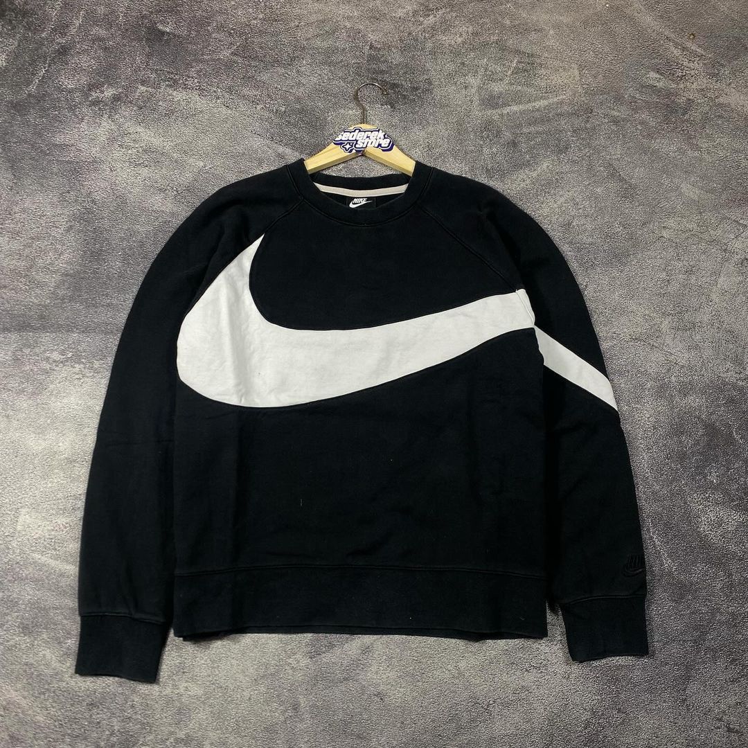 image of Nike Big Swoosh Sweatshirt in Black, Men's (Size Large)