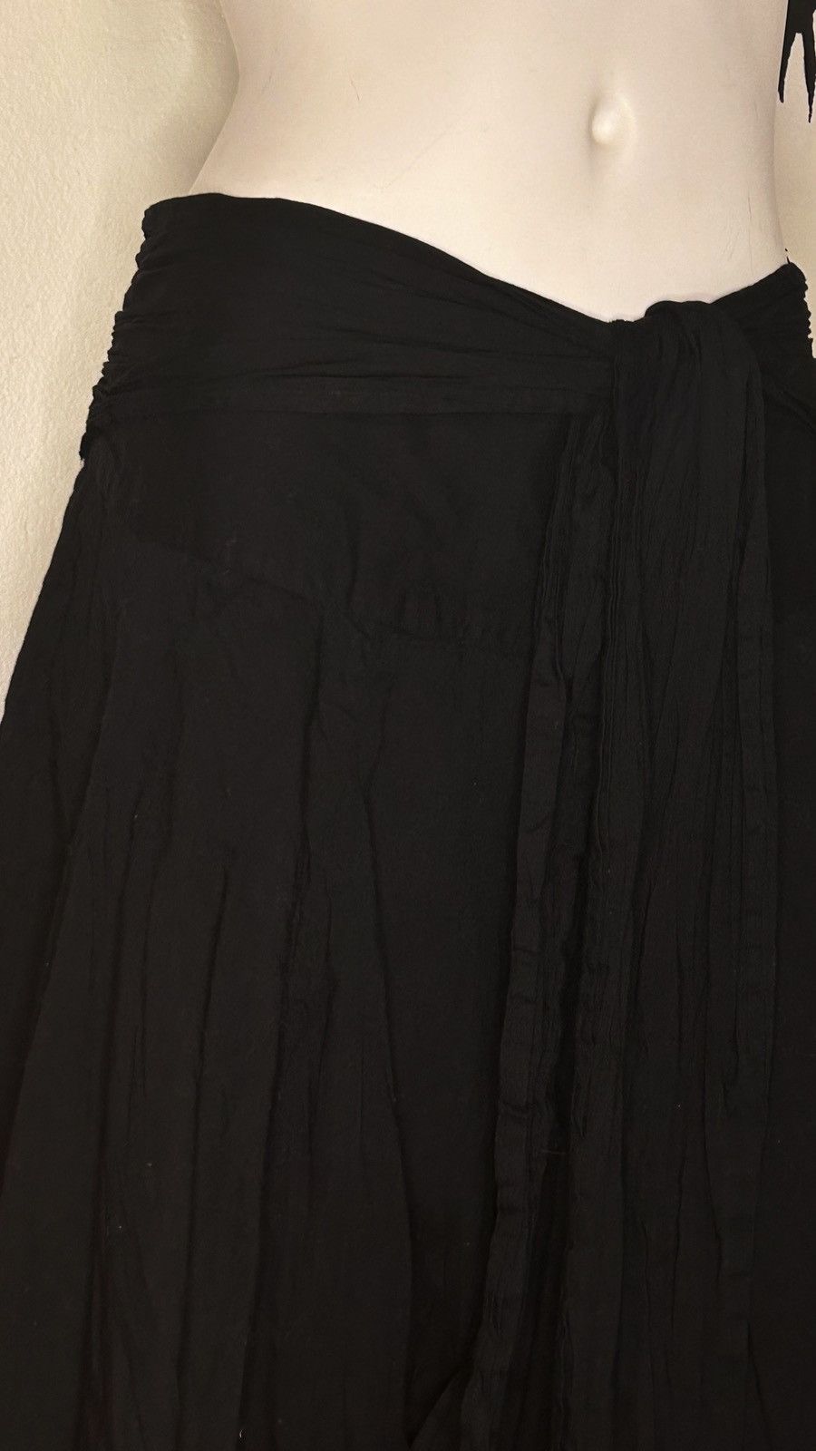 Japanese Brand Black Minimalist Ruffled Black Skirt Size 27" / US 4 / IT 40 - 2 Thumbnail