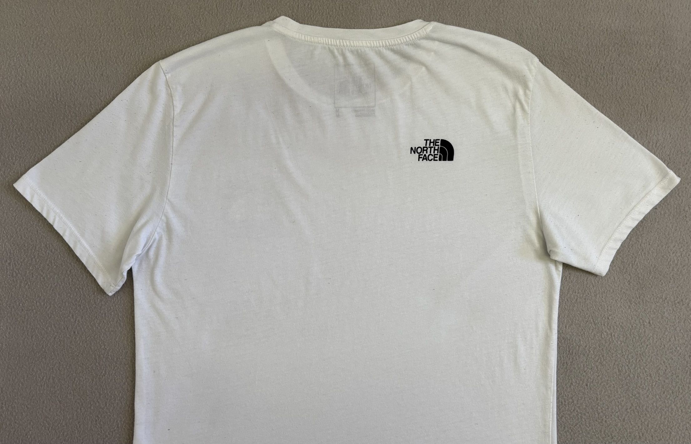 The North Face The North Face White Never Stop Exploring T-shirt Medium Size US M / EU 48-50 / 2 - 9 Thumbnail