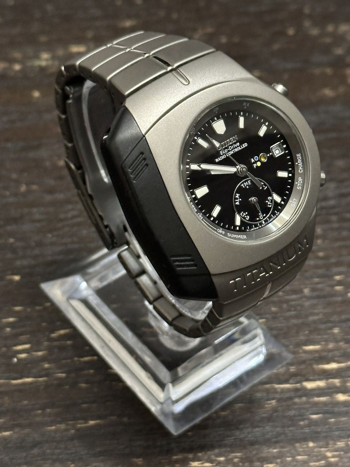 2000 Citizen Eco-Drive Radio Unique Tonneau Case Titan Watch