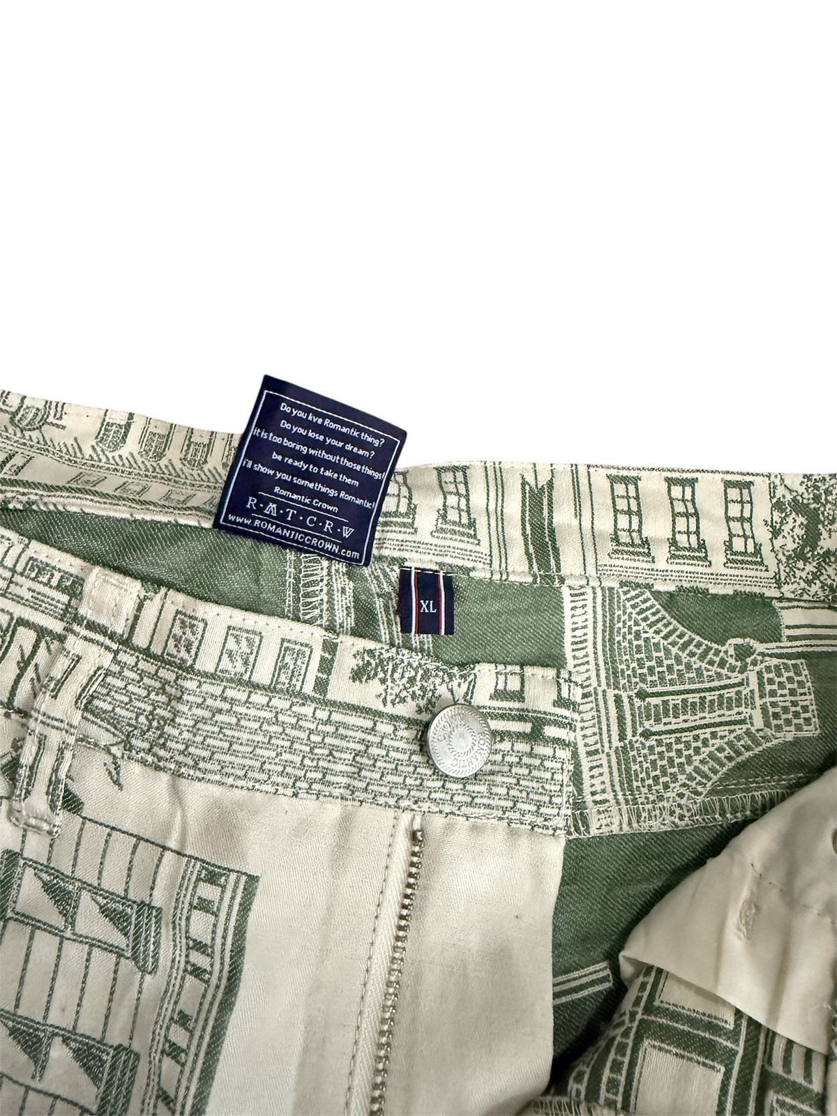 Japanese Brand Romantic crown Size US 34 / EU 50 - 5 Thumbnail