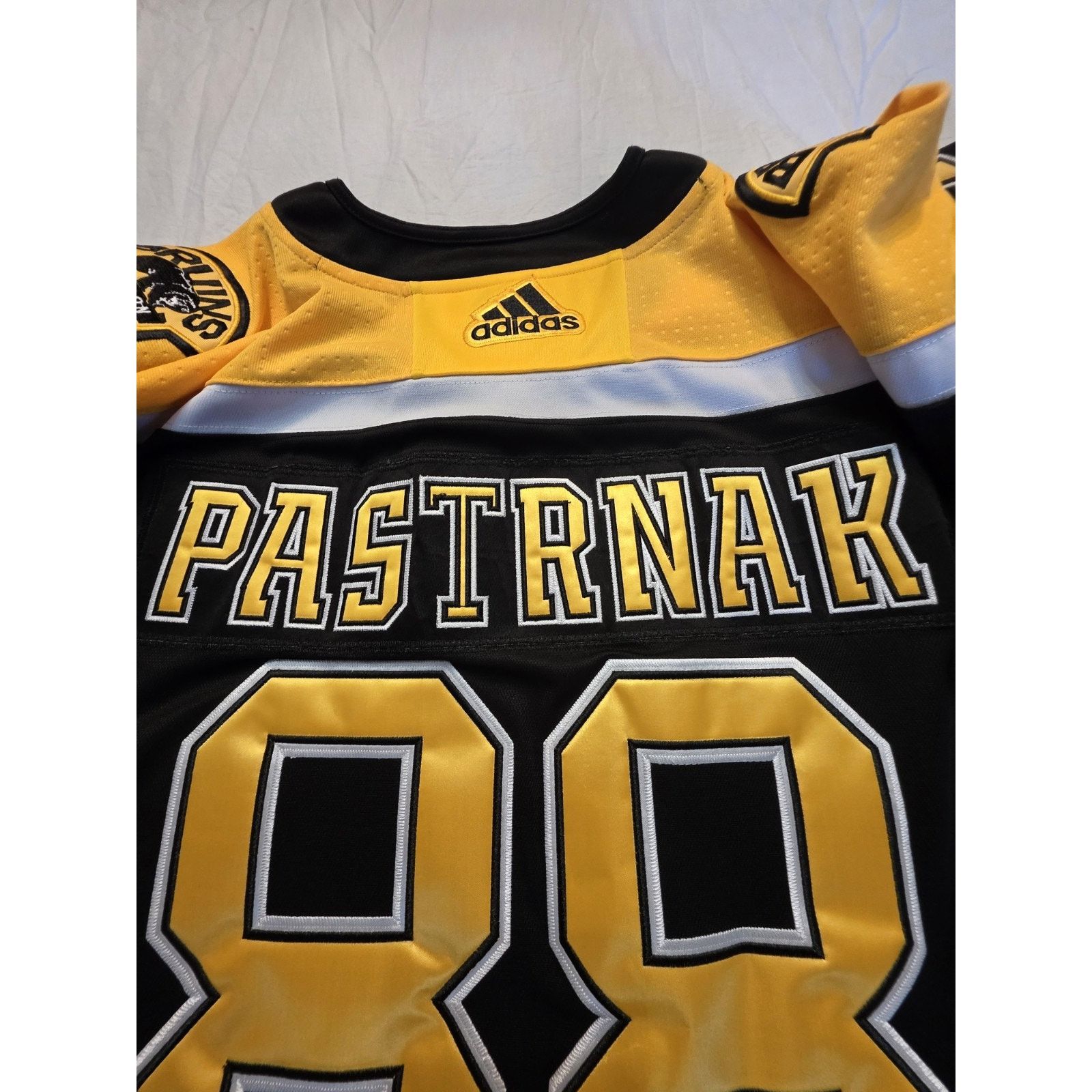Adidas Boston Bruins Men's Size 52 Adidas Authentic Pastrnak Hockey Size 46 - 11 Thumbnail