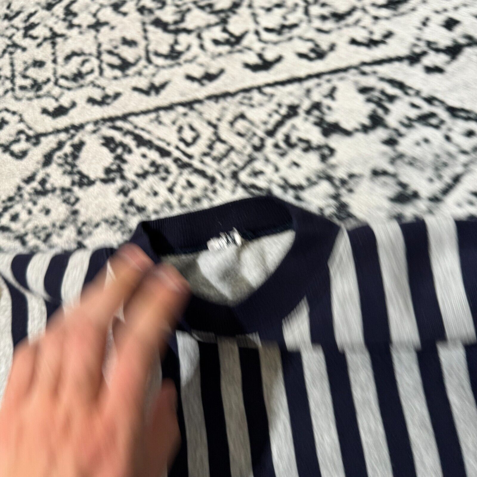 Vintage Vintage Giovanni Gray Black Cotton Crewneck Size M Striped Size US M / EU 48-50 / 2 - 6 Thumbnail