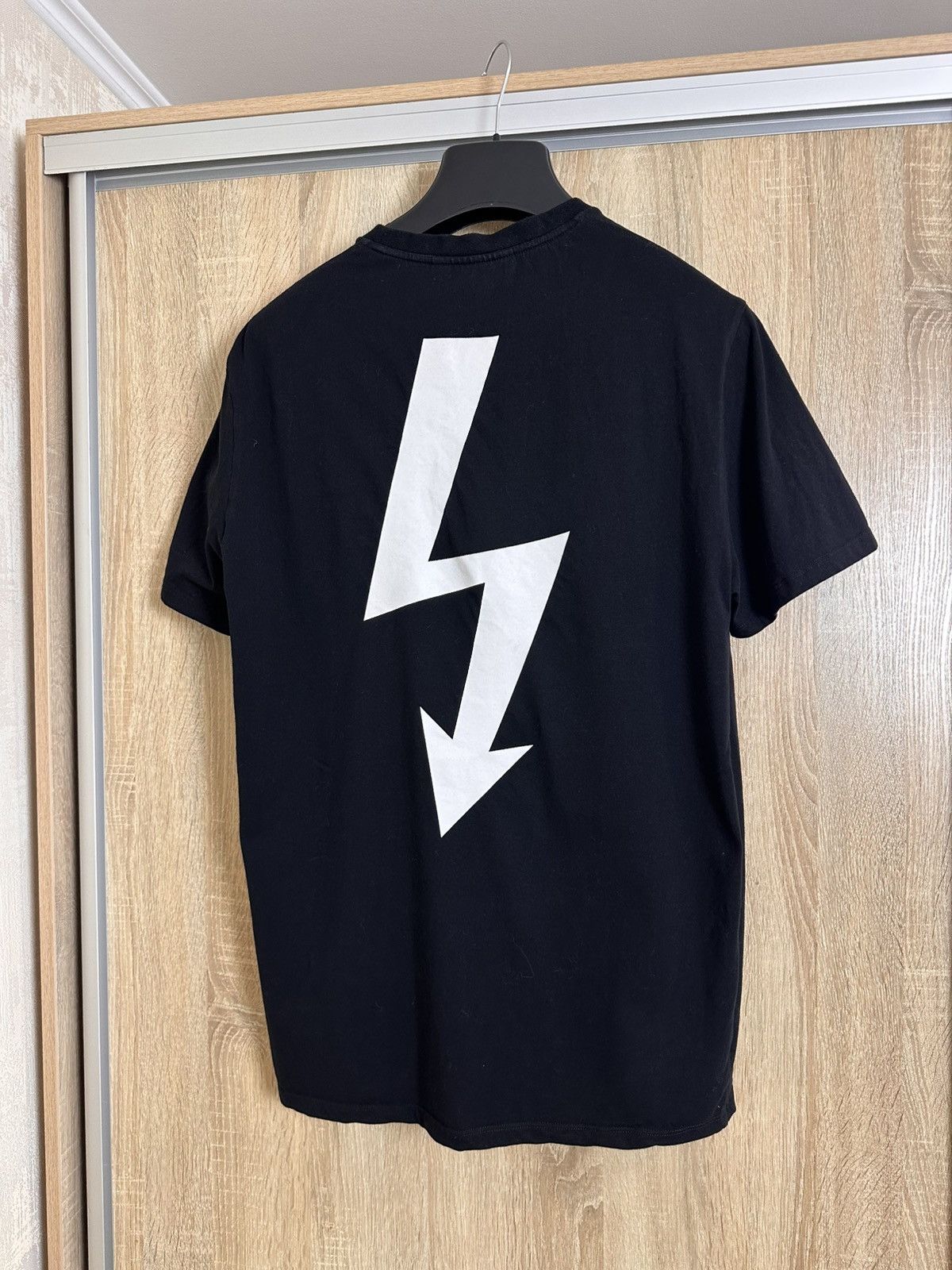 Neil Barrett 🔥 Neil Barrett Arrow Bolt Lightning Big Logo Iconic T Shirt Size US XL / EU 56 / 4 - 1 Thumbnail