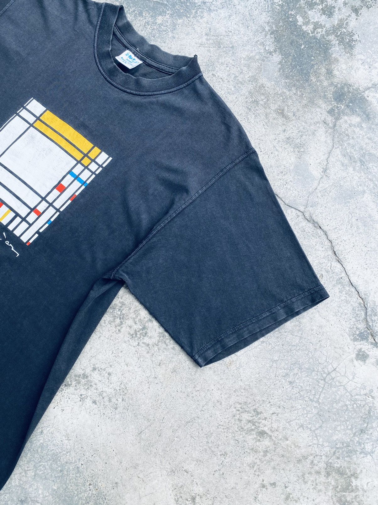 Vintage Vintage 90s Piet Mondrian Art Rare Tees Size US L / EU 52-54 / 3 - 10 Thumbnail