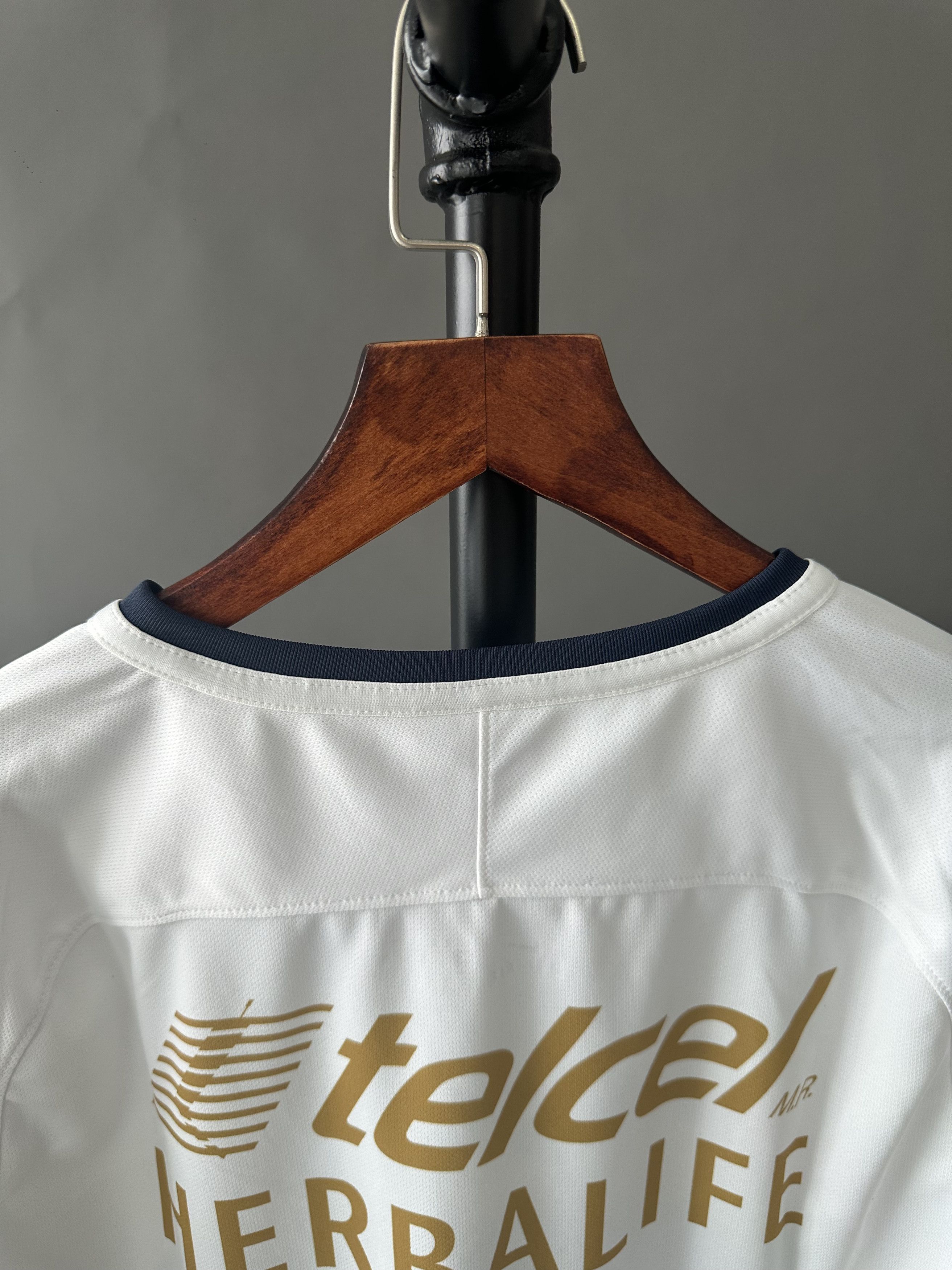Nike Pumas UNAM 2017/18 Home Jersey Size US M / EU 48-50 / 2 - 5 Thumbnail