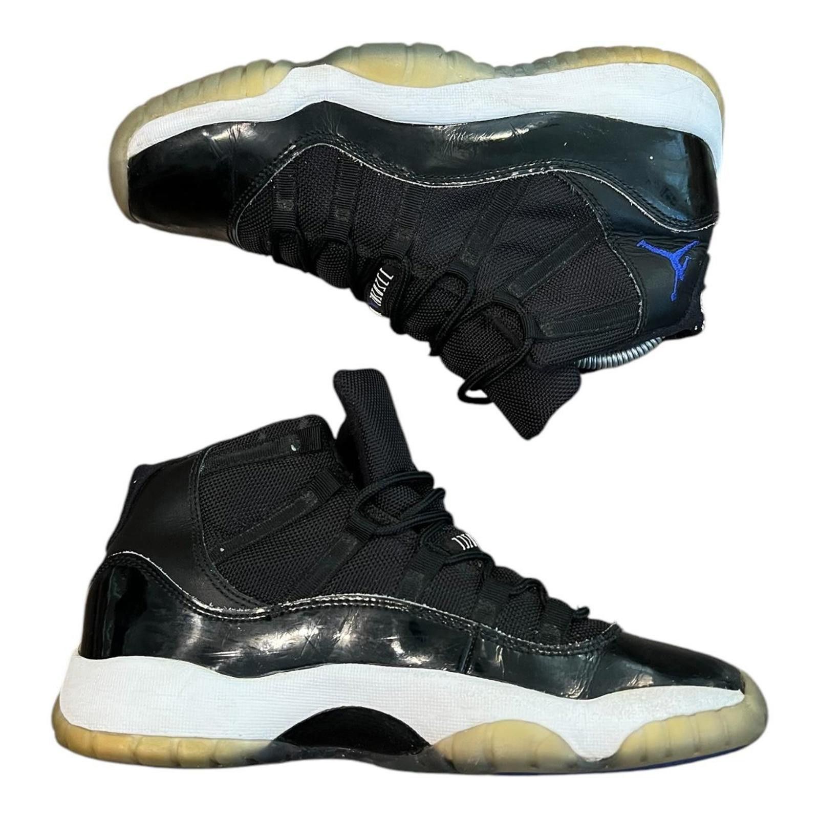 Jordan Brand Nike Air Jordan XI 11 Retro Space jam 2016 Boys Size US 6.5 / EU 39-40 - 4 Thumbnail