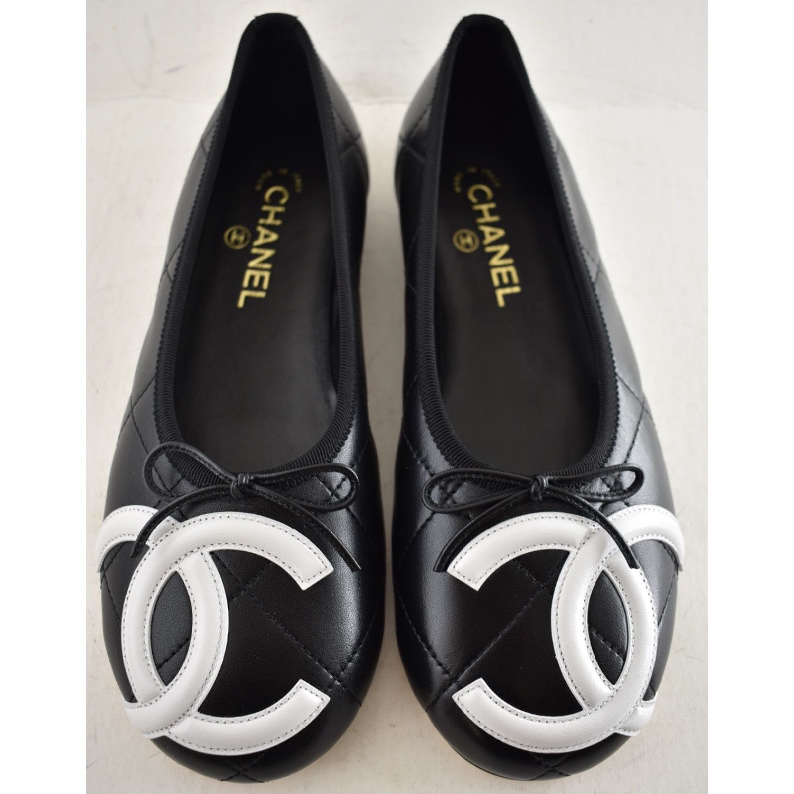 Chanel Chanel Coco Beach Cambon Black White CC XL Ballet Flat 38 Size US 8 / IT 38 - 3 Thumbnail