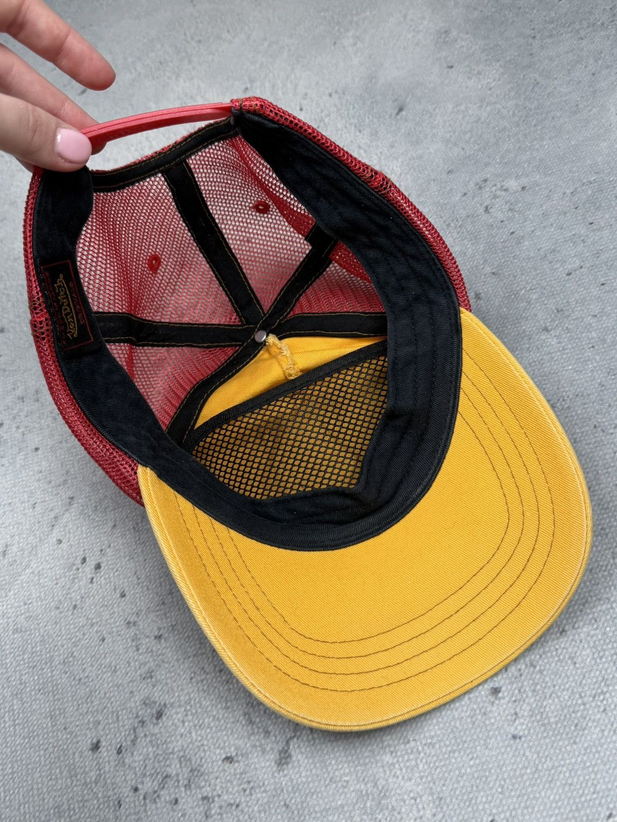 Von Dutch Vintage Von Dutch Skull Patch Red Yellow Mesh Trucker Cap Size ONE SIZE - 3 Thumbnail