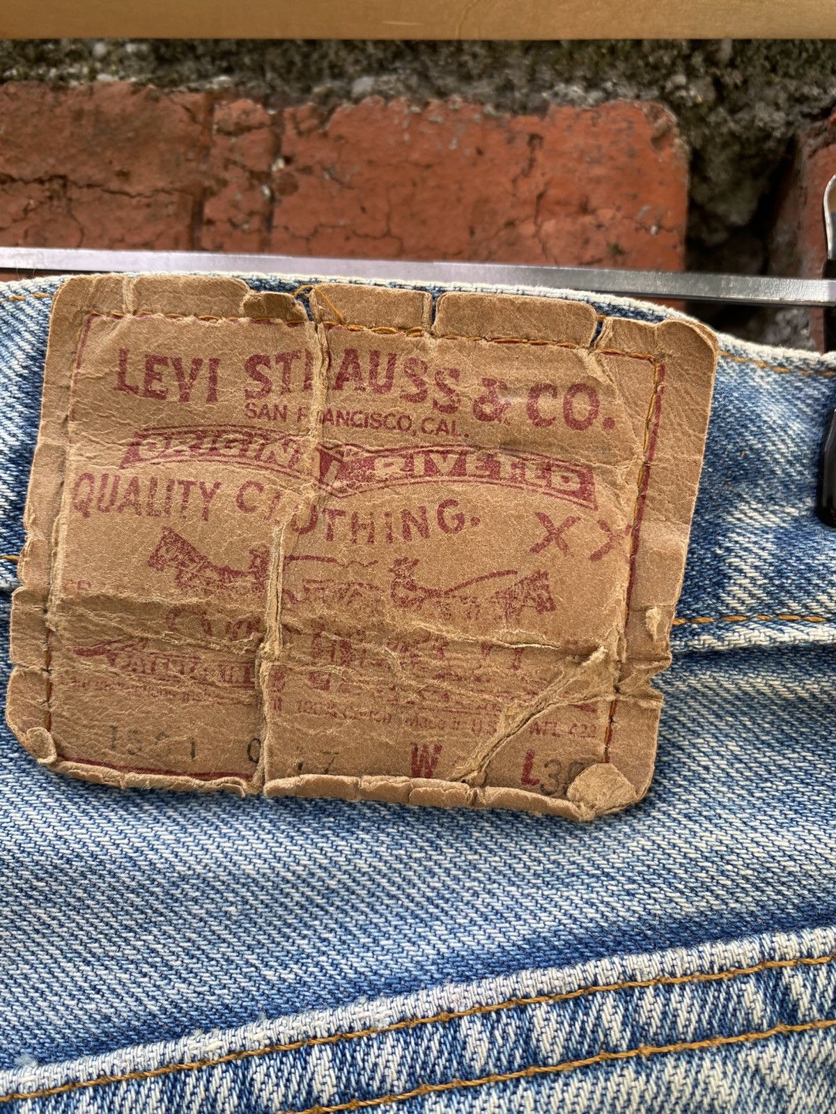 Levi's × Levi's Vintage Clothing × Vintage W32x30 vintage levi's 501 made in USA cut off Size US 32 / EU 48 - 6 Thumbnail