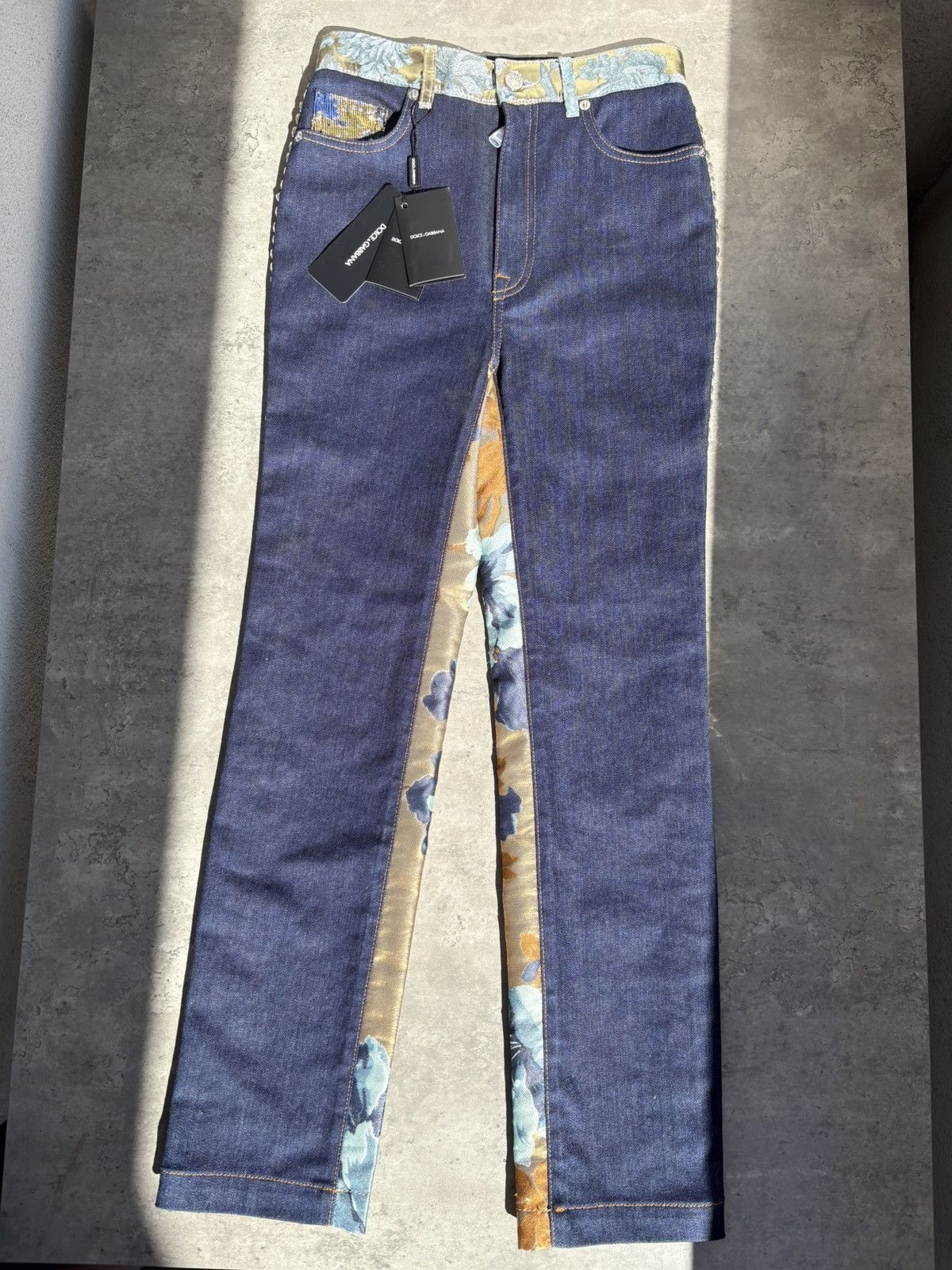 Dolce & Gabbana Dolce & Gabbana denim trousers with crystals high waisted Size 26" / US 2 / IT 38 - 4 Thumbnail