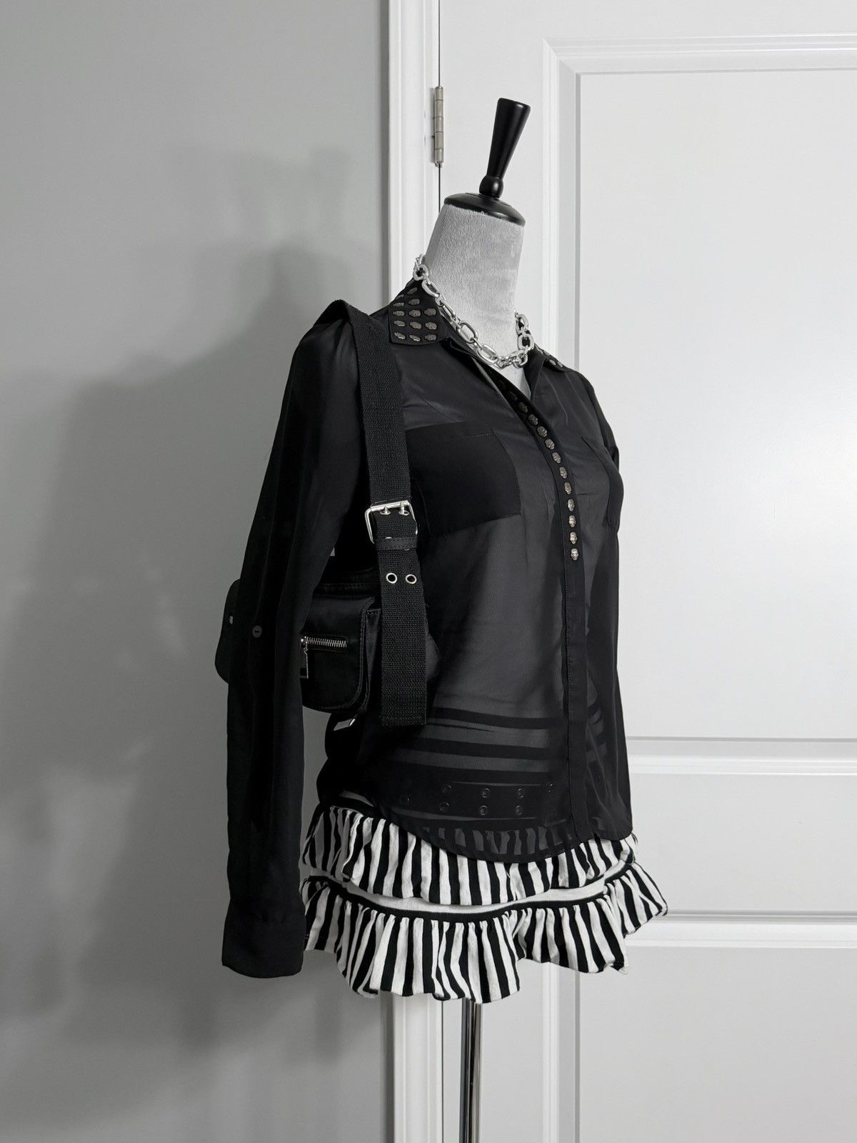 Other Fun & Flirt Sheer Black Skull Studded Button-Up Blouse Size S / US 4 / IT 40 - 2 Thumbnail