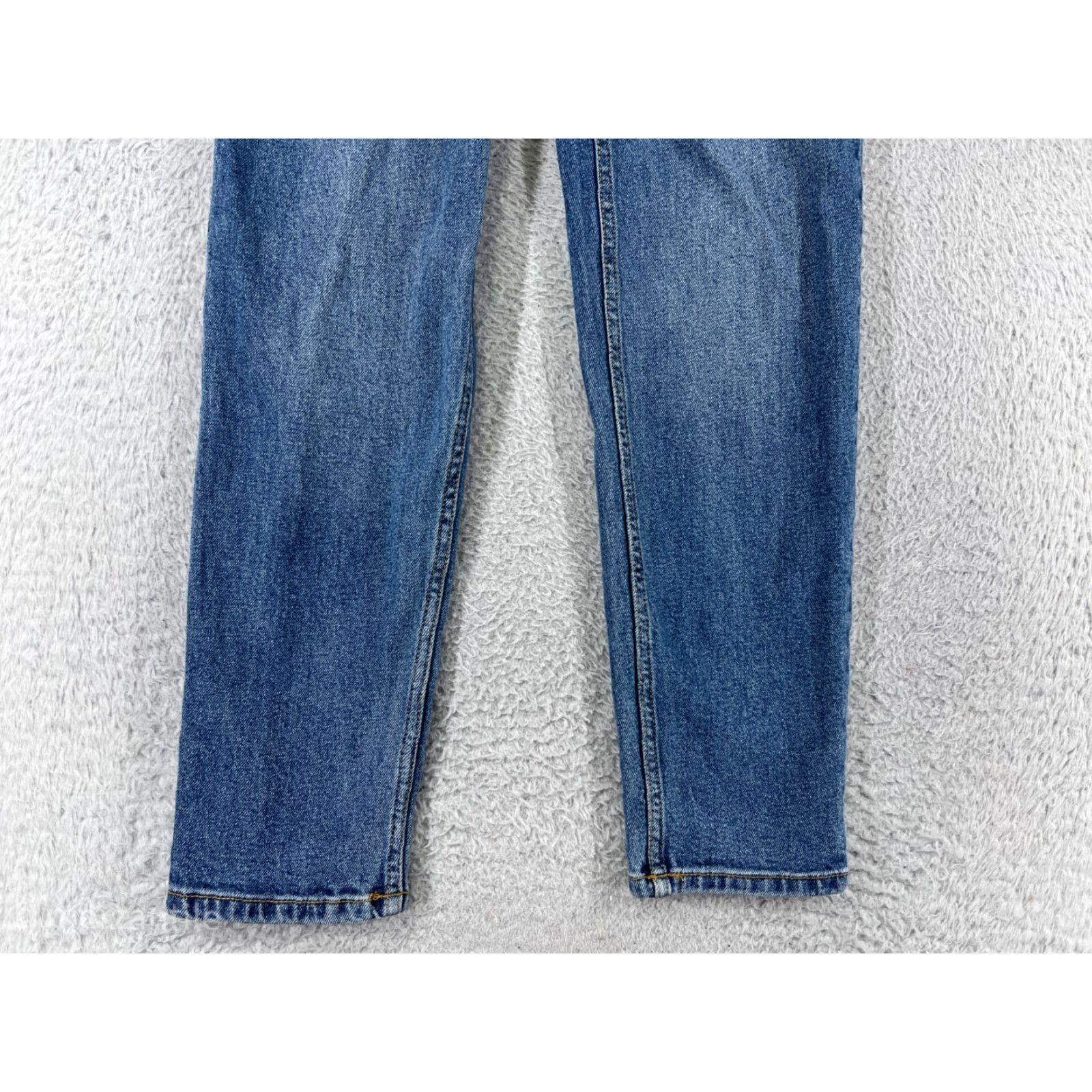 Fashion Nova Vintage Fashion Nova Blue Denim Jeans Women Medium Wash 28 Inseam Classic 90s Style Size 26" / US 2 / IT 38 - 5 Thumbnail