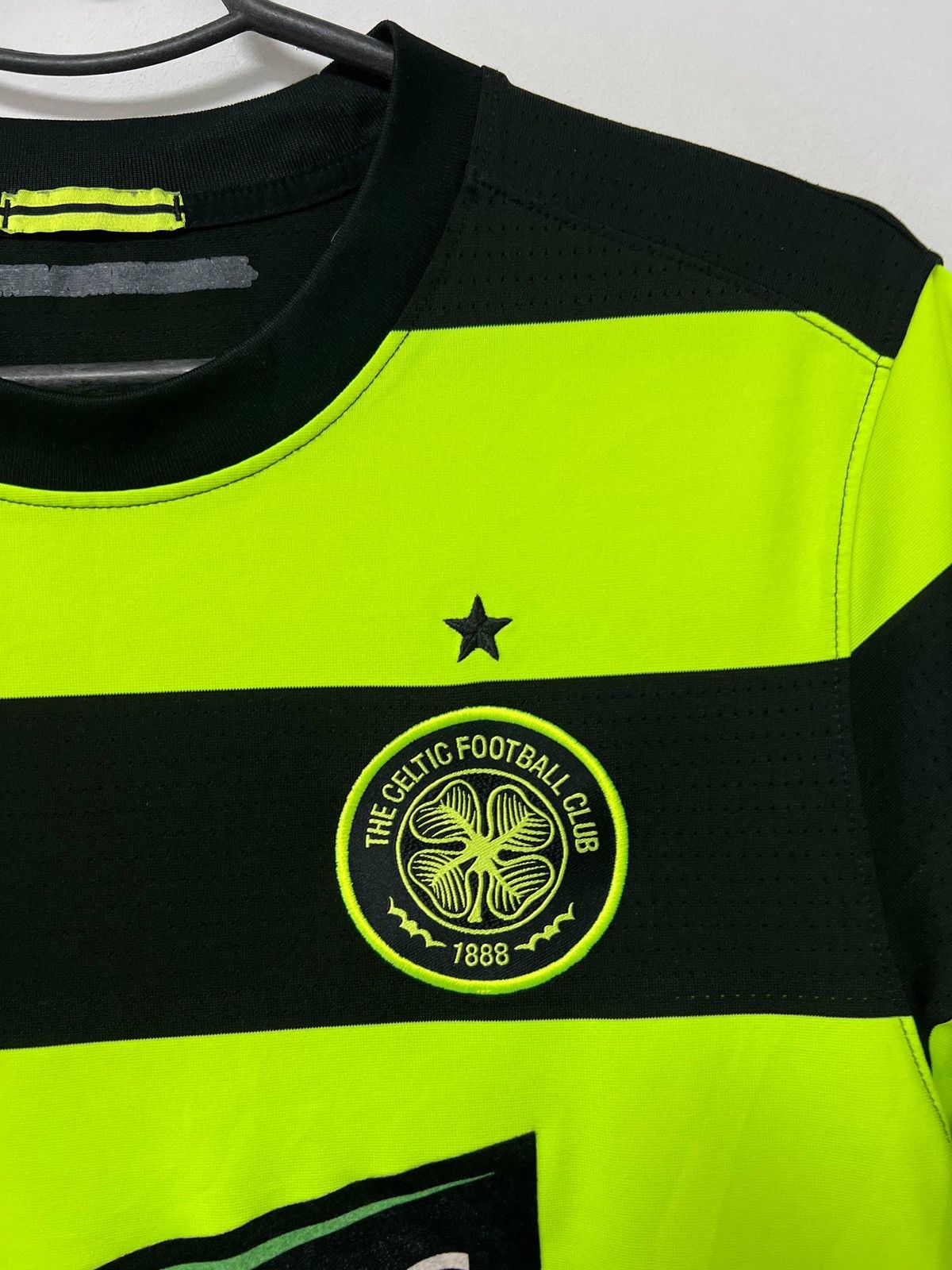 Nike Vintage Celtic 2009-2010Football Shirt Scotland Nike sz M Size US M / EU 48-50 / 2 - 4 Thumbnail