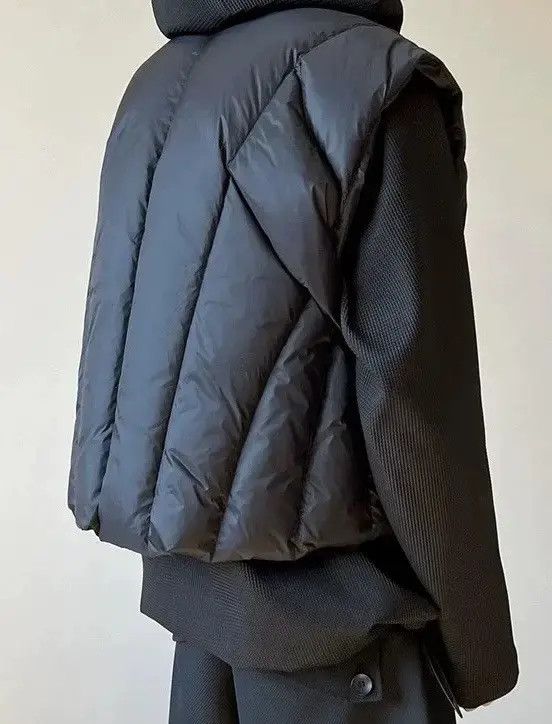 VIBE Avant garde asymmetrical cropped quilted puffer vest jacket Size US L / EU 52-54 / 3 - 3 Thumbnail