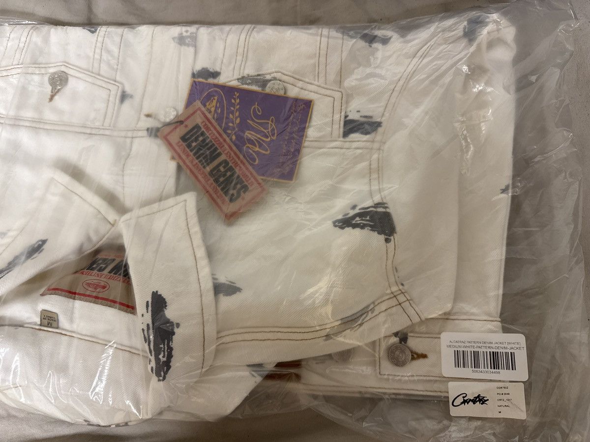 Corteiz Corteiz Alcatraz Pattern Denim Jacket- White Size US M / EU 48-50 / 2 - 6 Thumbnail