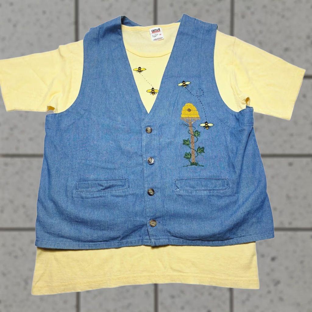 Anvil VINTAGE Bee Women’s T-Shirt Denim Vest Combo Small/Medium Yellow Blue 90's T-Shirt Women’s Size M / US 6-8 / IT 42-44 - 1 Thumbnail