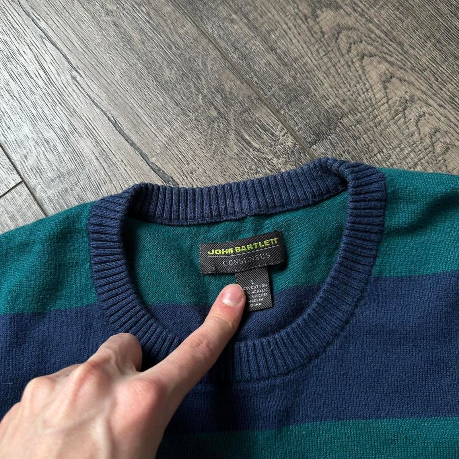 Vintage Vintage 00s Striped Preppy Basic Fitted Green Navy SweateR Size US L / EU 52-54 / 3 - 4 Thumbnail
