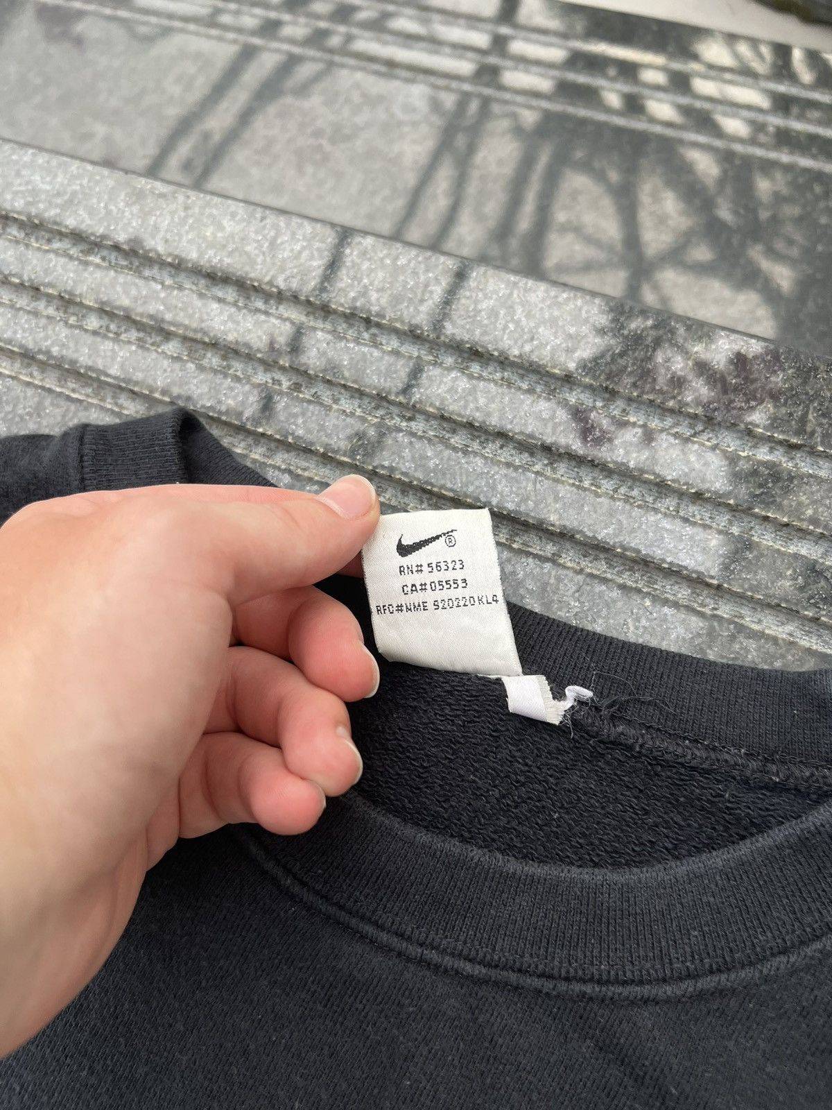 Nike × Vintage 90s Nike Swoosh Vintage Y2K Faded Boxy Retro Sweatshirt Size US M / EU 48-50 / 2 - 8 Thumbnail