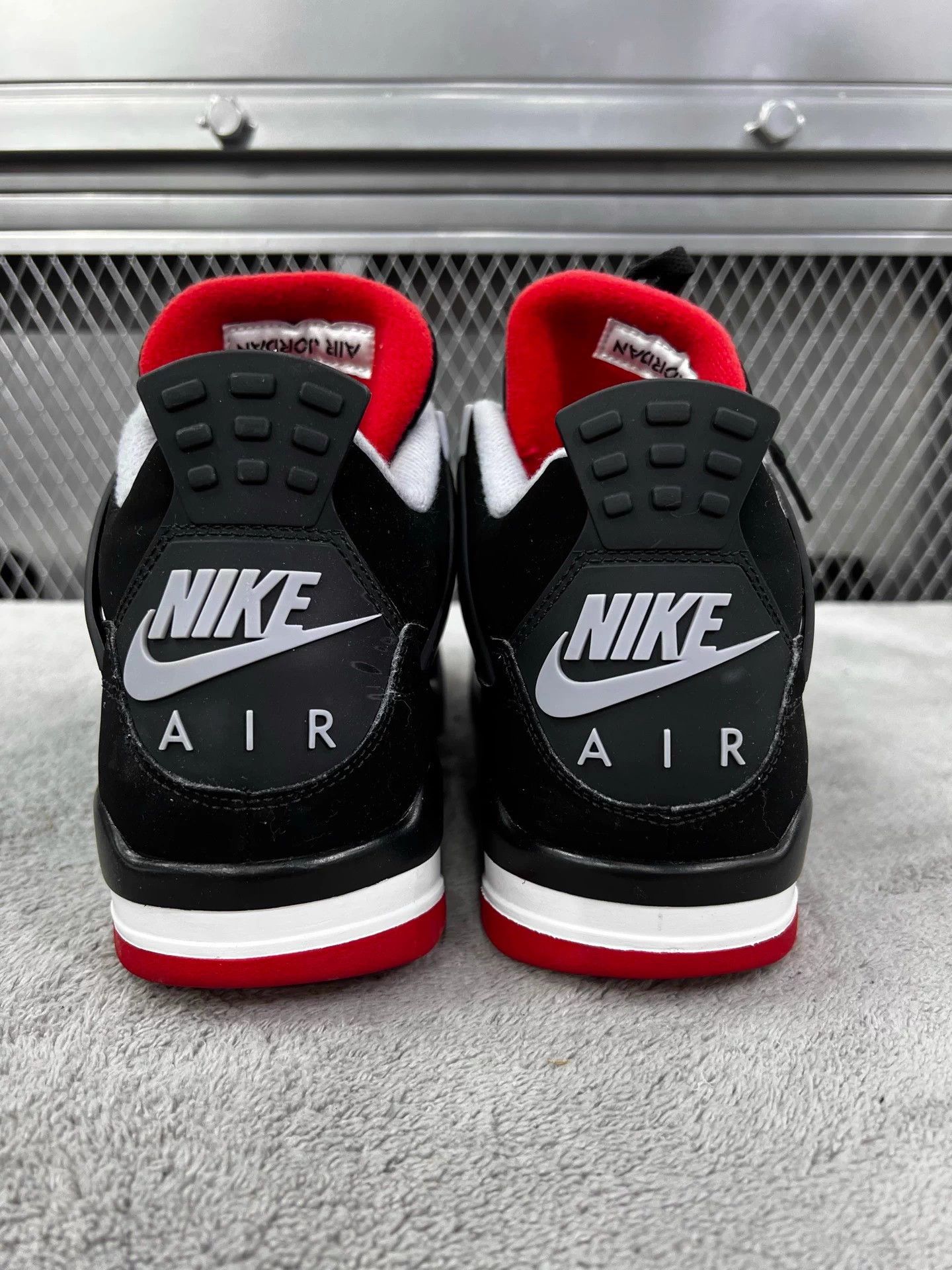 Nike Air Jordan 4 Retro Bred OG 2019 44.5 Size US 11.5 / EU 44-45 - 6 Thumbnail