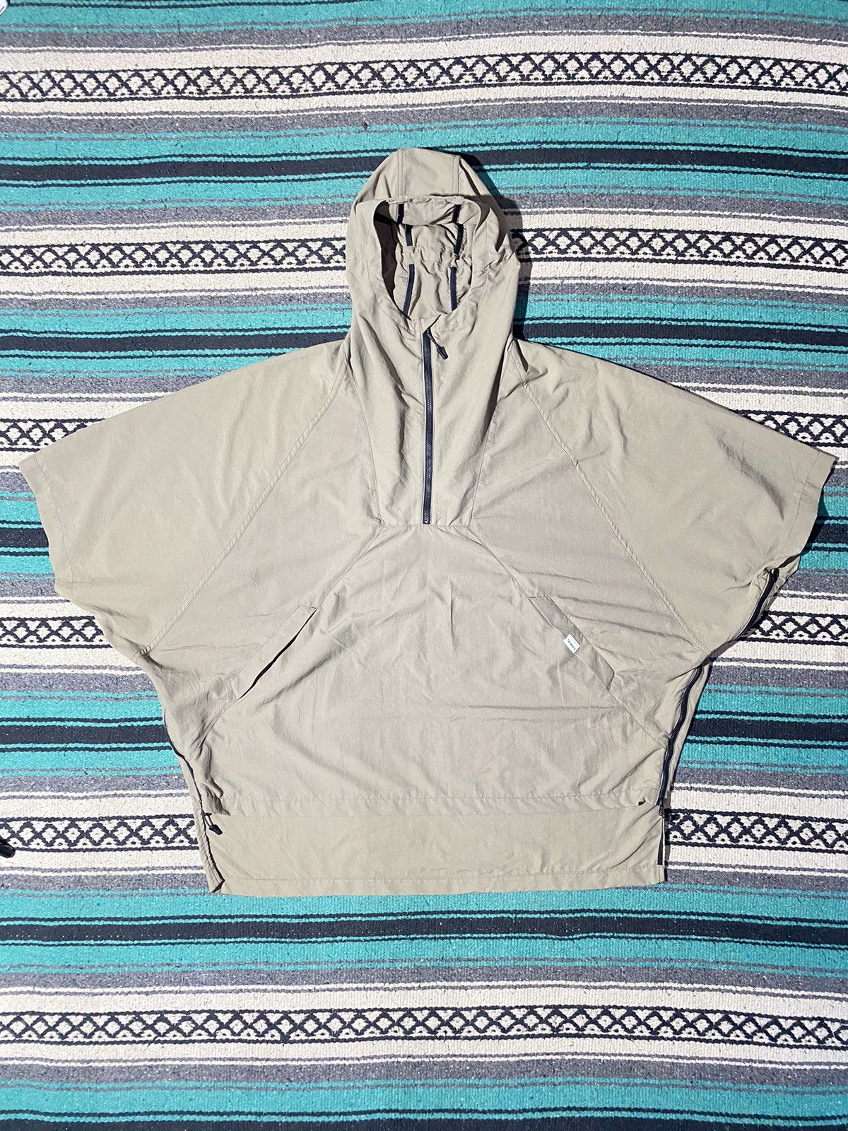 Japanese Brand 2000s Tanacana - Poncho Nylon Jacket Size US M / EU 48-50 / 2 - 1 Thumbnail