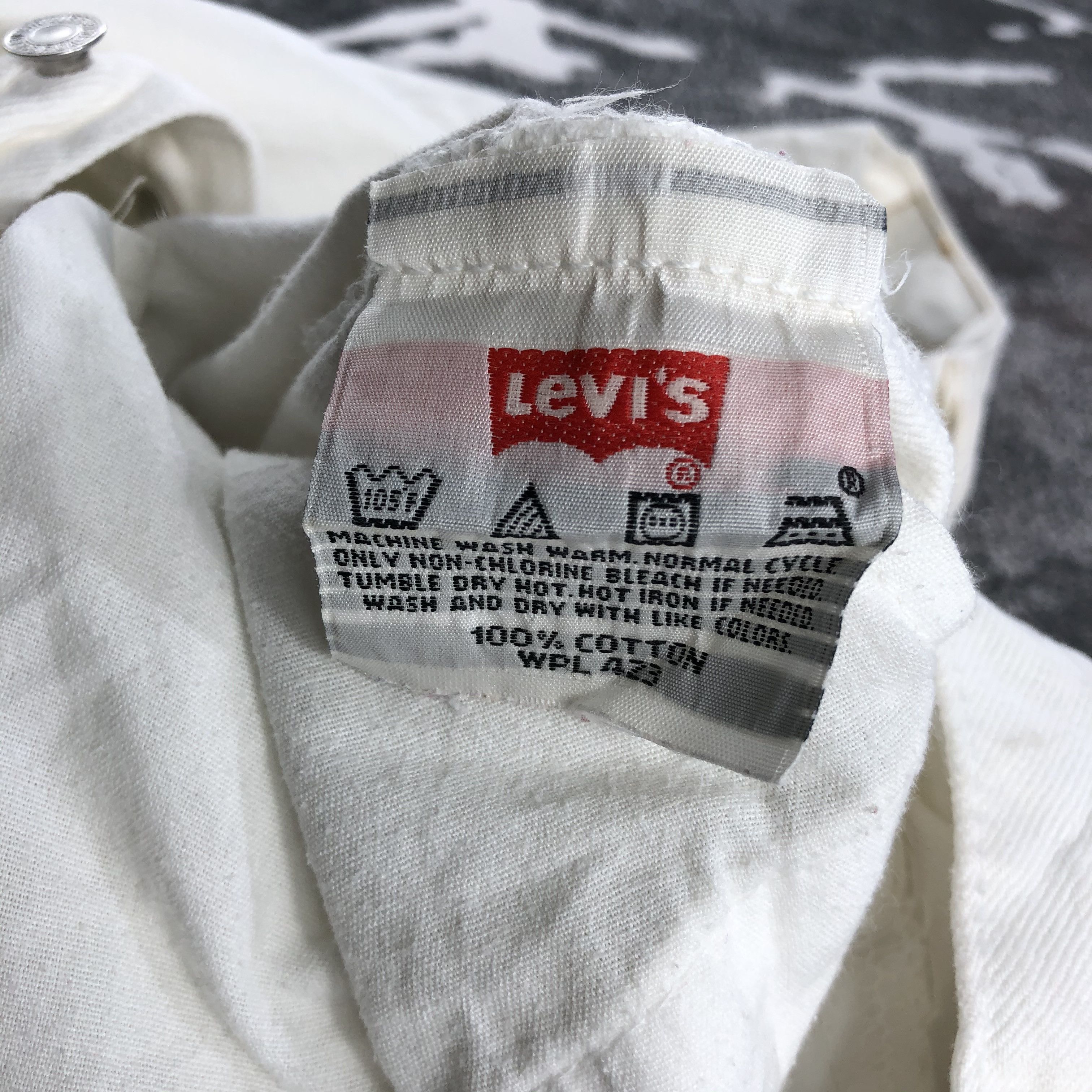 Levi's Vintage Levis 501 Jeans White Denim KJ877 Size US 34 / EU 50 - 12 Thumbnail