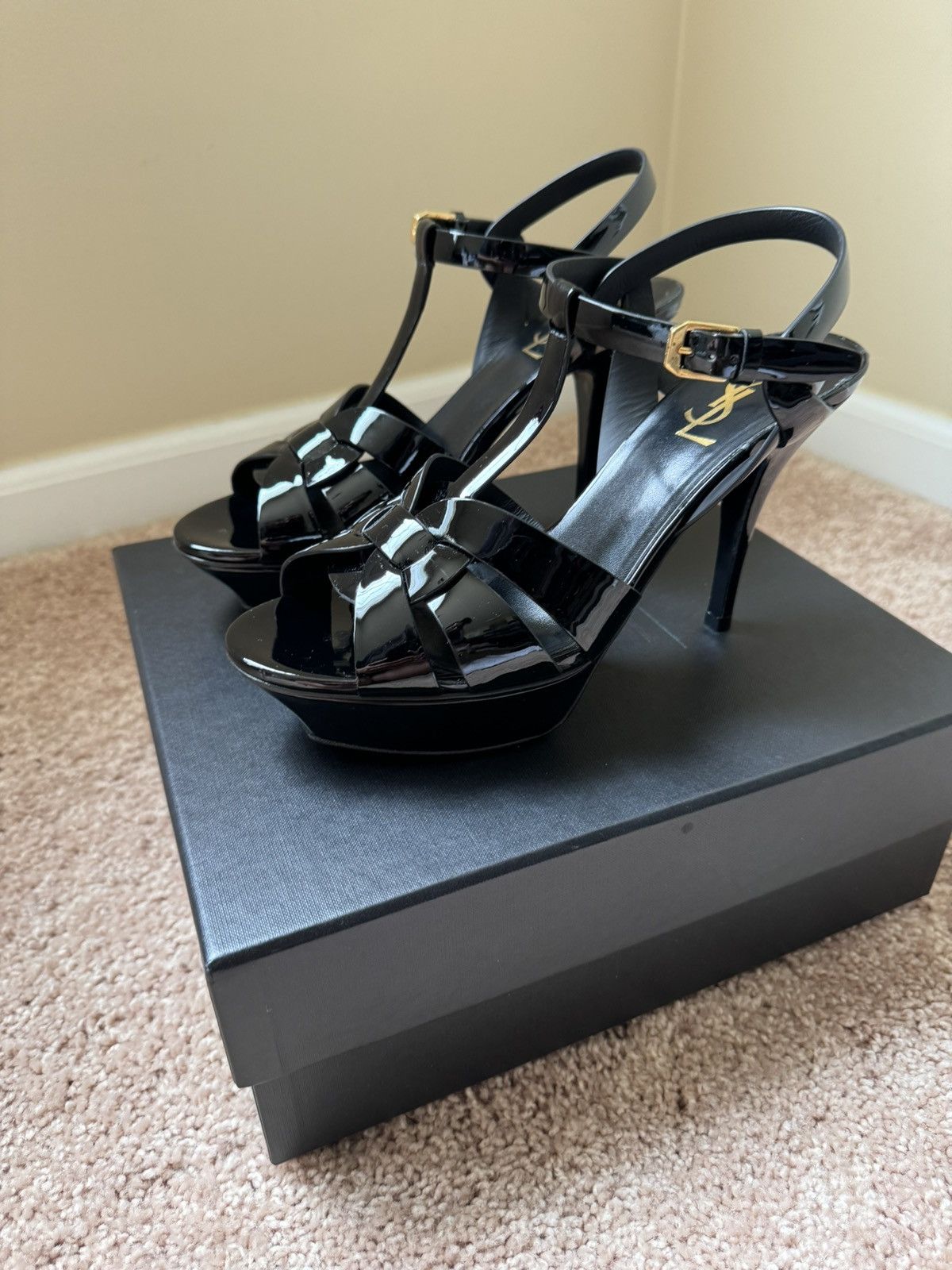 Yves Saint Laurent Tribute Patent T-Strap Platform Sandals Size US 9 / IT 39 - 4 Thumbnail