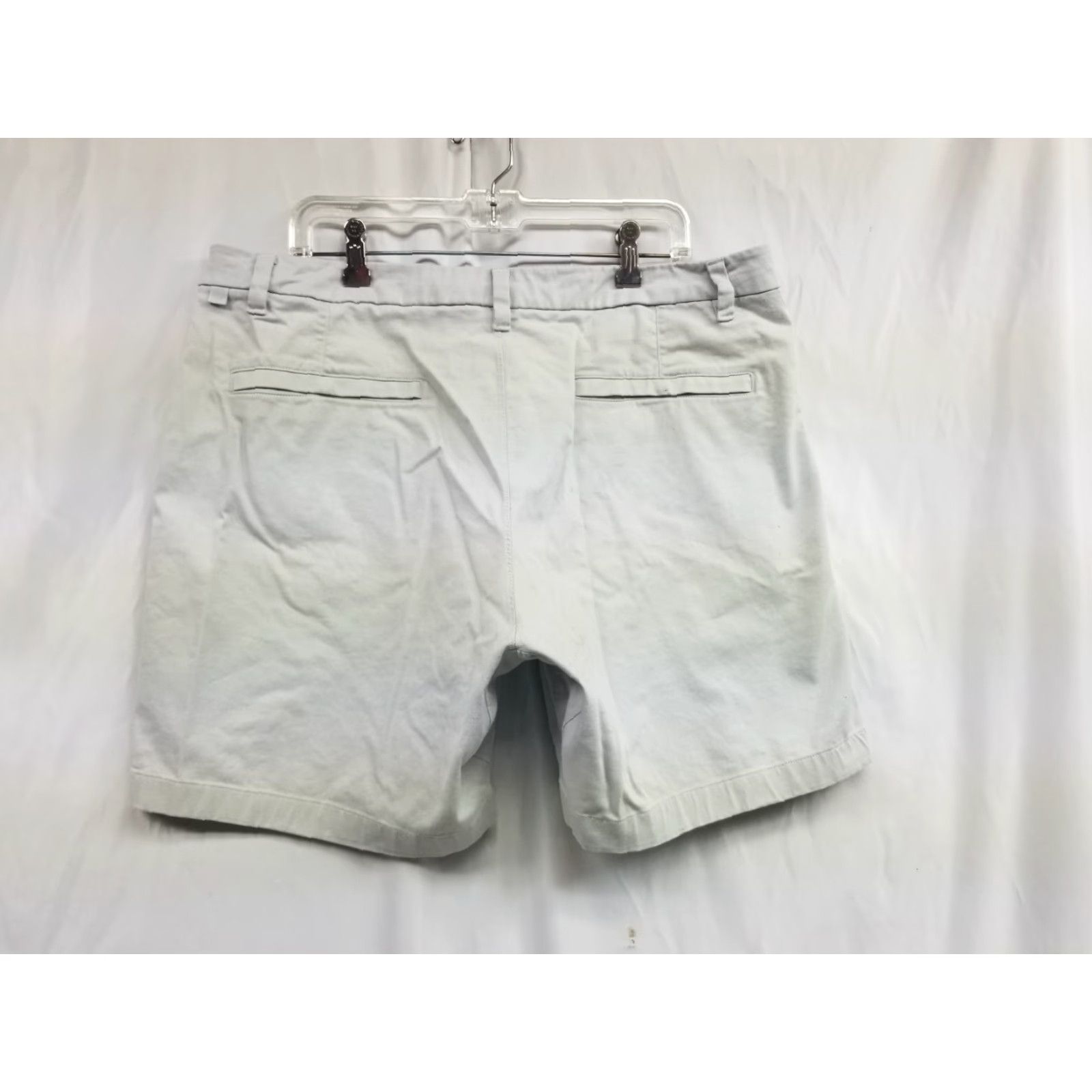 Lululemon Lululemon Shorts Mens 38 Gray 10" Casual Flat Front Stretch Zipped See Back Pic Size US 38 / EU 54 - 2 Thumbnail