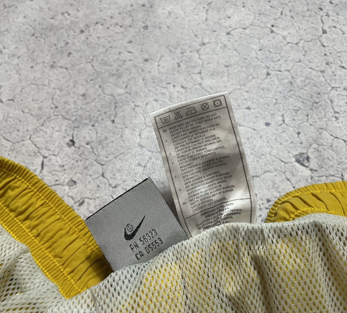 Nike × Vintage Vintage 90s Nike Nylon Shorts Big Swoosh Drill Retro Y2K Size US 36 / EU 52 - 6 Thumbnail