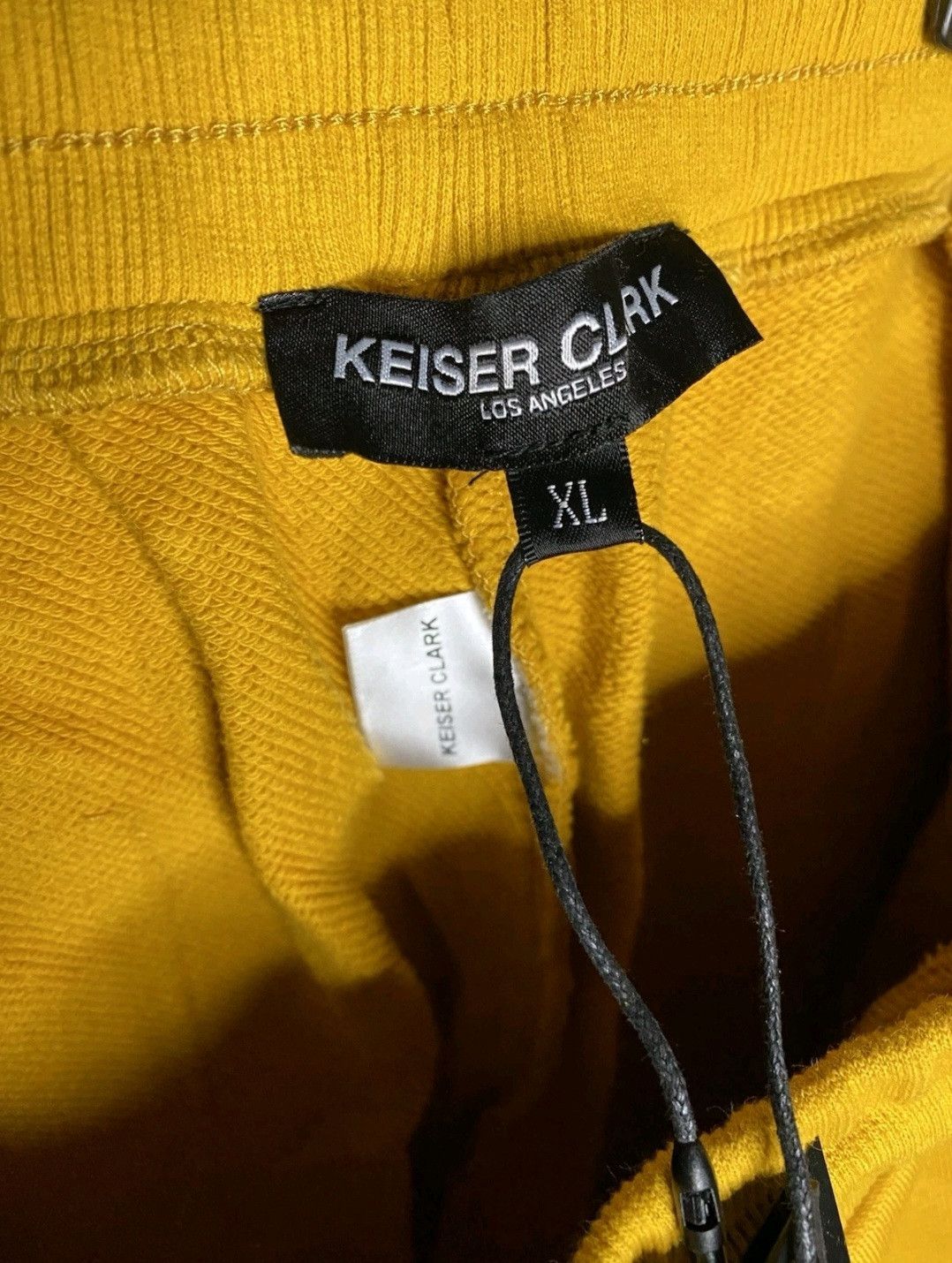 Keiser Clark KEISER CLARK SURFIN' SWEATSHORT CALI YELLOW BLACK Size XL Size US 37 - 5 Thumbnail