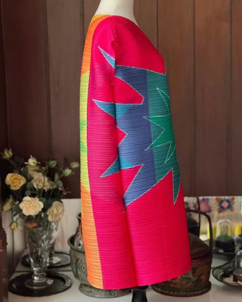 Pleats Please Issey Miyake Issey Miyake size:3 Vintage red magazine-style dress Size XS / US 0-2 / IT 36-38 - 5 Thumbnail