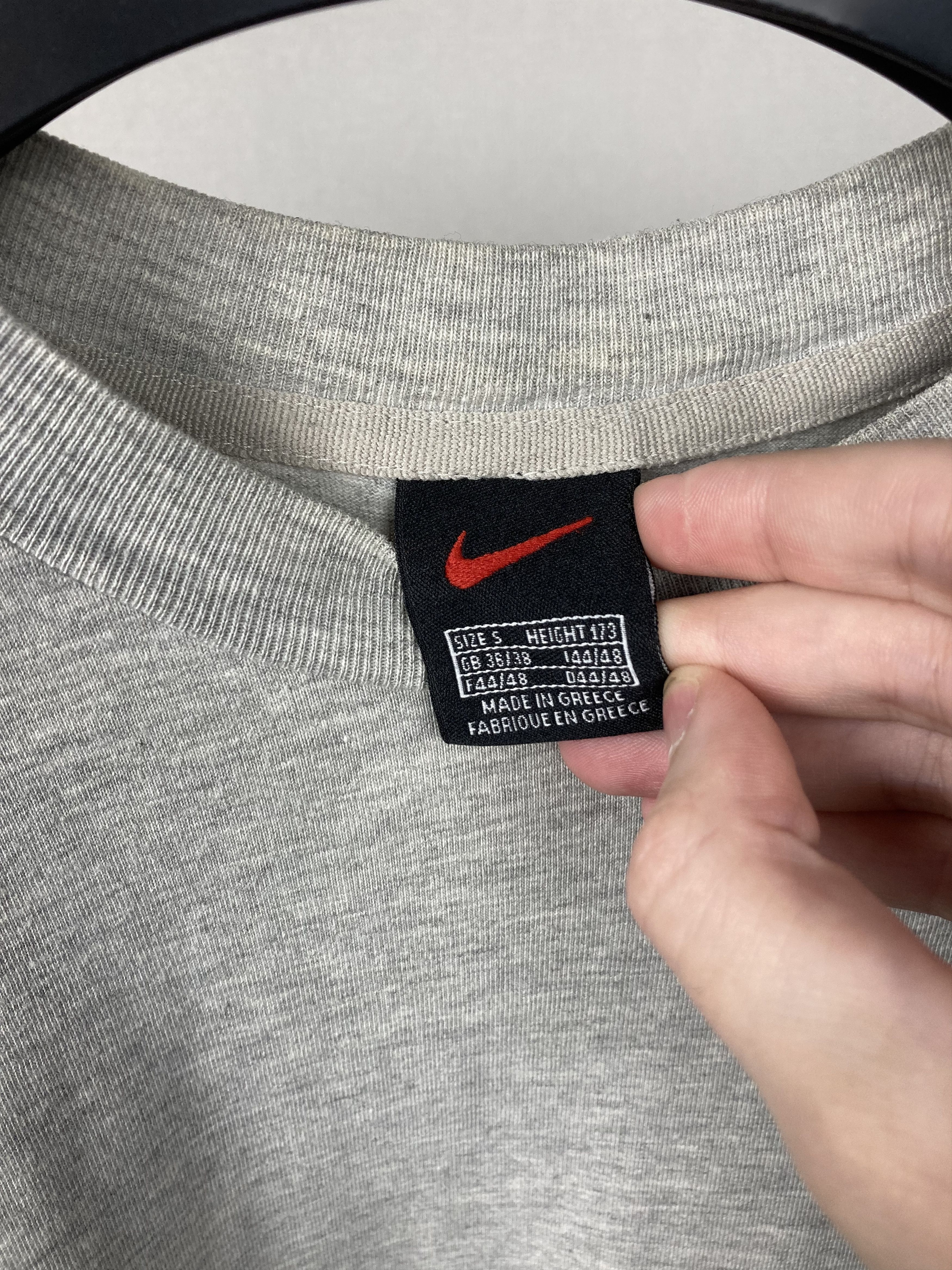 Nike VTG Nike Embroidered Swoosh Logo Gray Crewneck USA Vintage Size US S / EU 44-46 / 1 - 4 Thumbnail