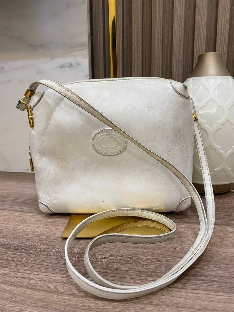 Gucci Gucci White Leather Vintage Crossbody Bag Size ONE SIZE - 1 Thumbnail