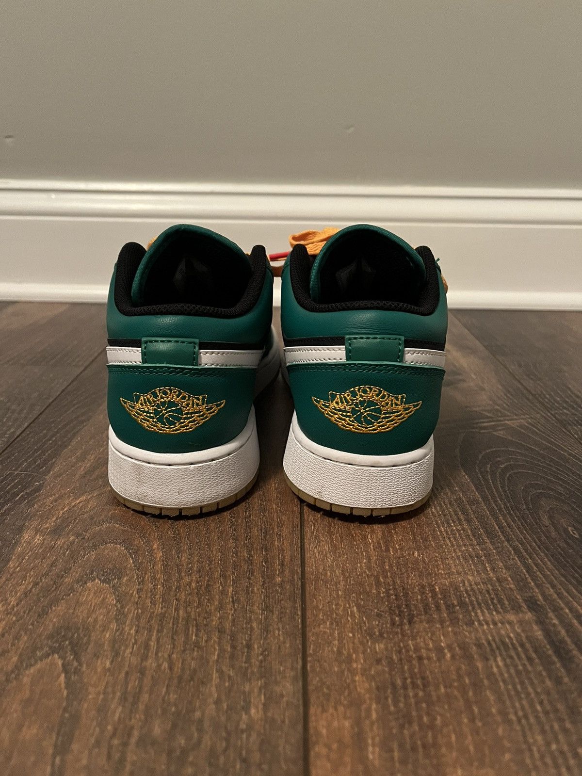 Jordan Brand × Nike Air Jordan 1 Low SE Holiday Special (2022) Size US 7 / EU 40 - 4 Thumbnail
