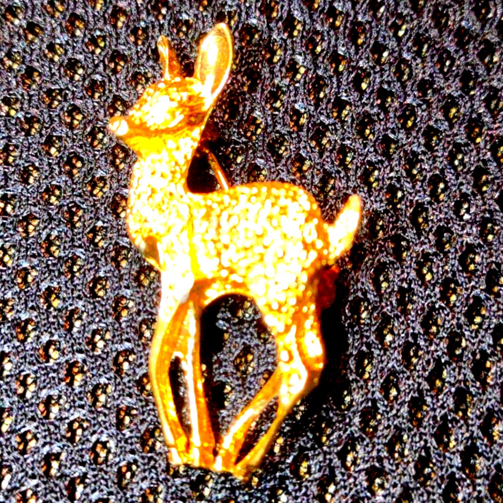 Vintage Beautiful vintage deer golden brooch Size ONE SIZE - 1 Preview