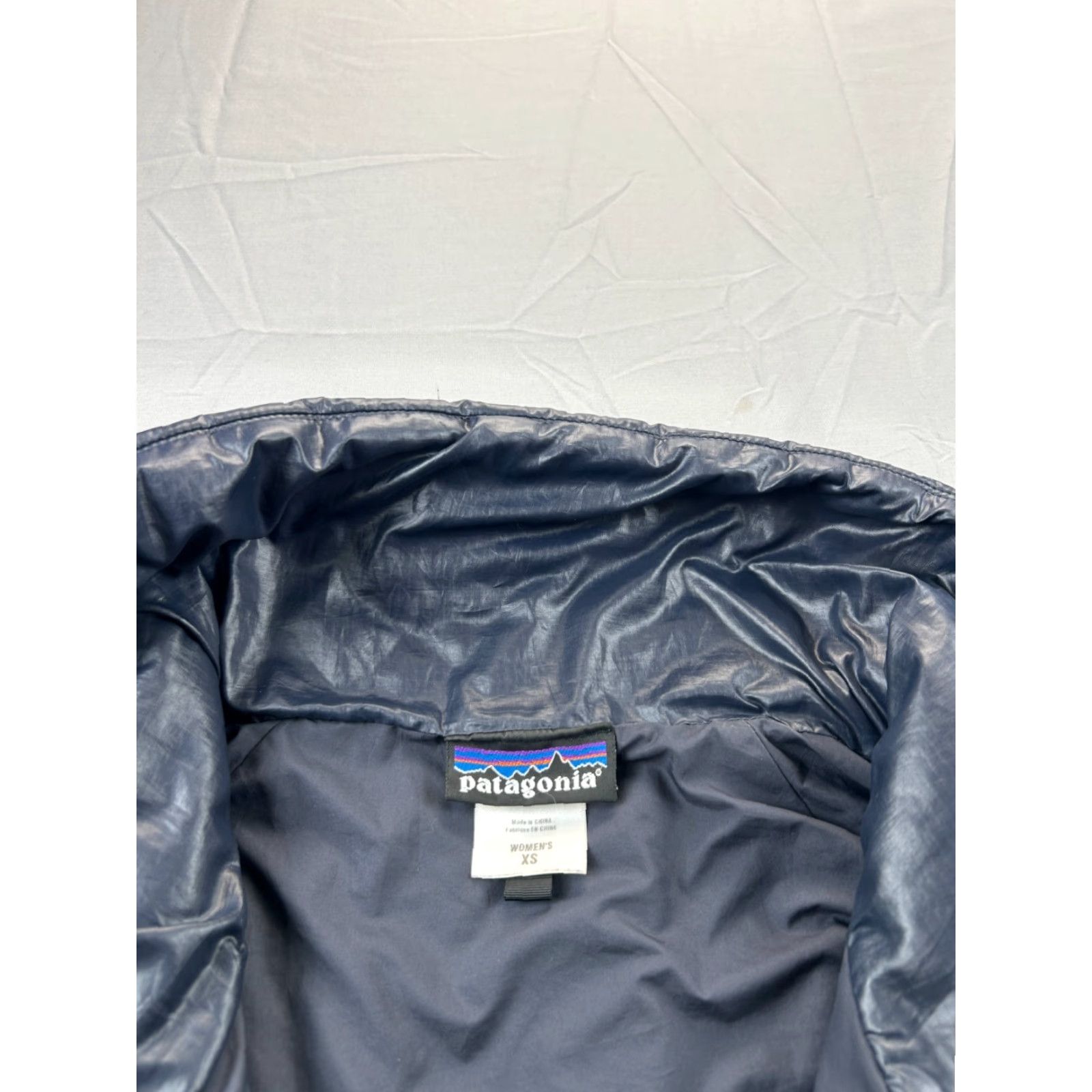 Patagonia Patagonia Jacket Women Long Puffer Coat XS Navy Hooded Winter Quilted Size XS / US 0-2 / IT 36-38 - 4 Thumbnail