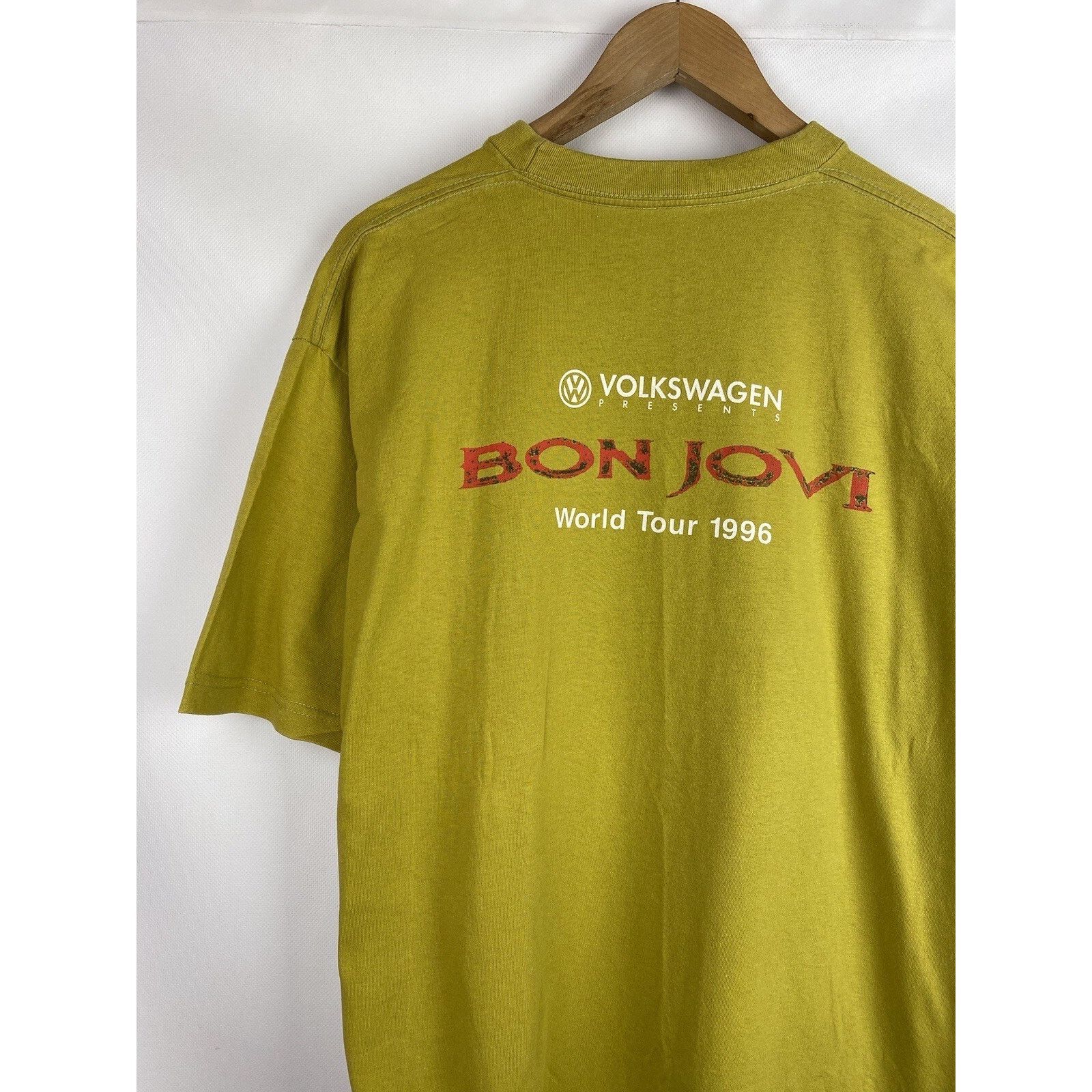 Band Tees Bon Jovi vintage 90s World Tour 1996 band t shirt size ~ xl Size US XL / EU 56 / 4 - 14 Thumbnail