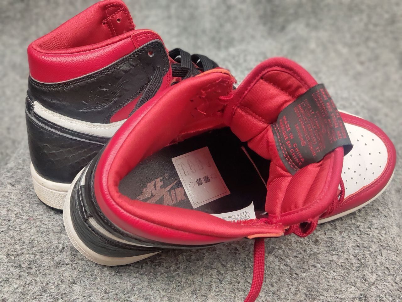 Nike Nike Air Jordan 1 Retro High OG Satin Red Leather sneaker Size US 5.5 / IT 35.5 - 19 Thumbnail