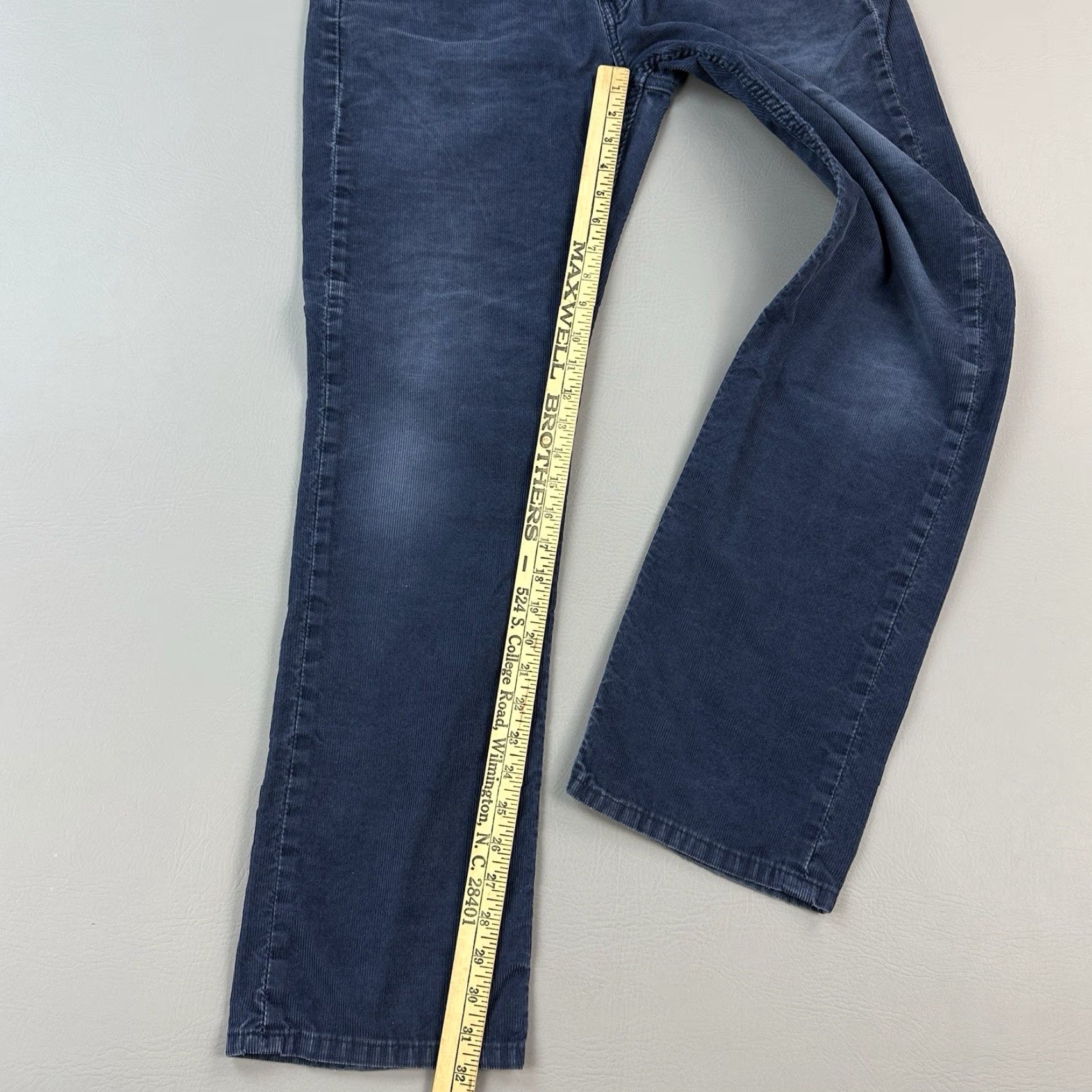 Levi's Levis 514 Pants Mens 34x32 Navy Corduroy Straight Fit Grunge Casual Vintage USA 90s Jeans Mens Regulation Regular Straight Pants Size US 34 / EU 50 - 3 Thumbnail