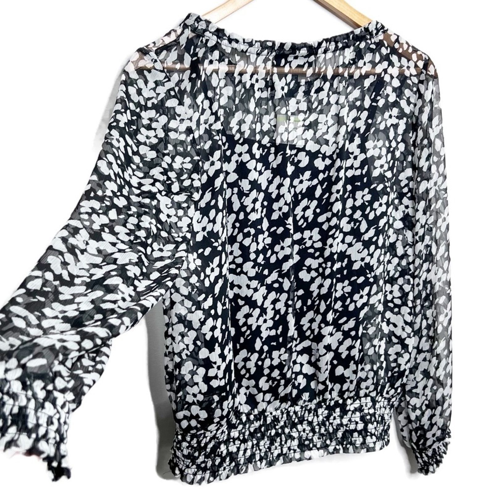 Alfani New with Tag Alfani Women's Floral Long Sleeve Ruffle Blouse Size S / US 4 / IT 40 - 10 Thumbnail