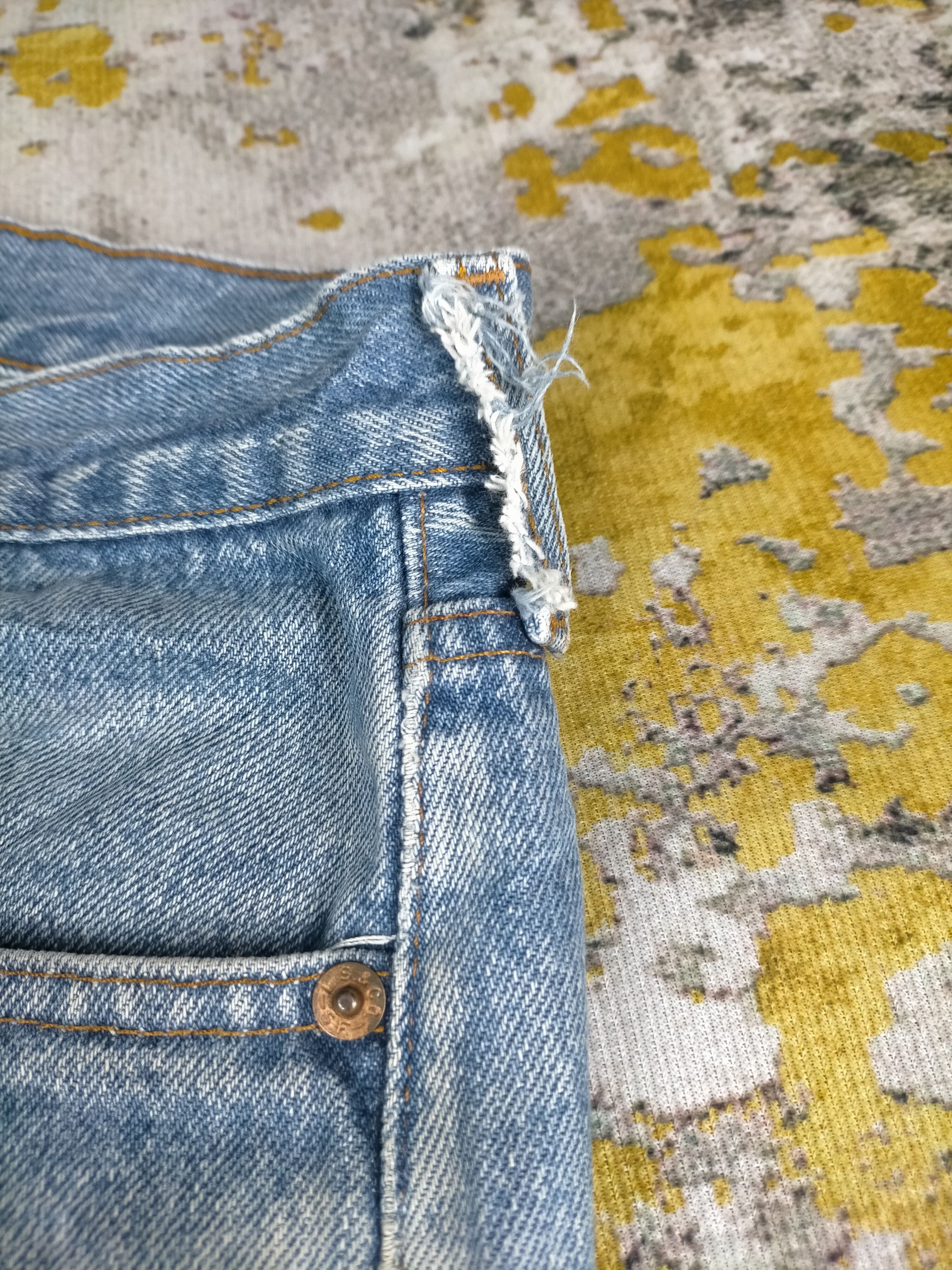 Levi's 🔥1980s Vintage Levis Button 555 Distressed Jeans Size US 32 / EU 48 - 6 Thumbnail