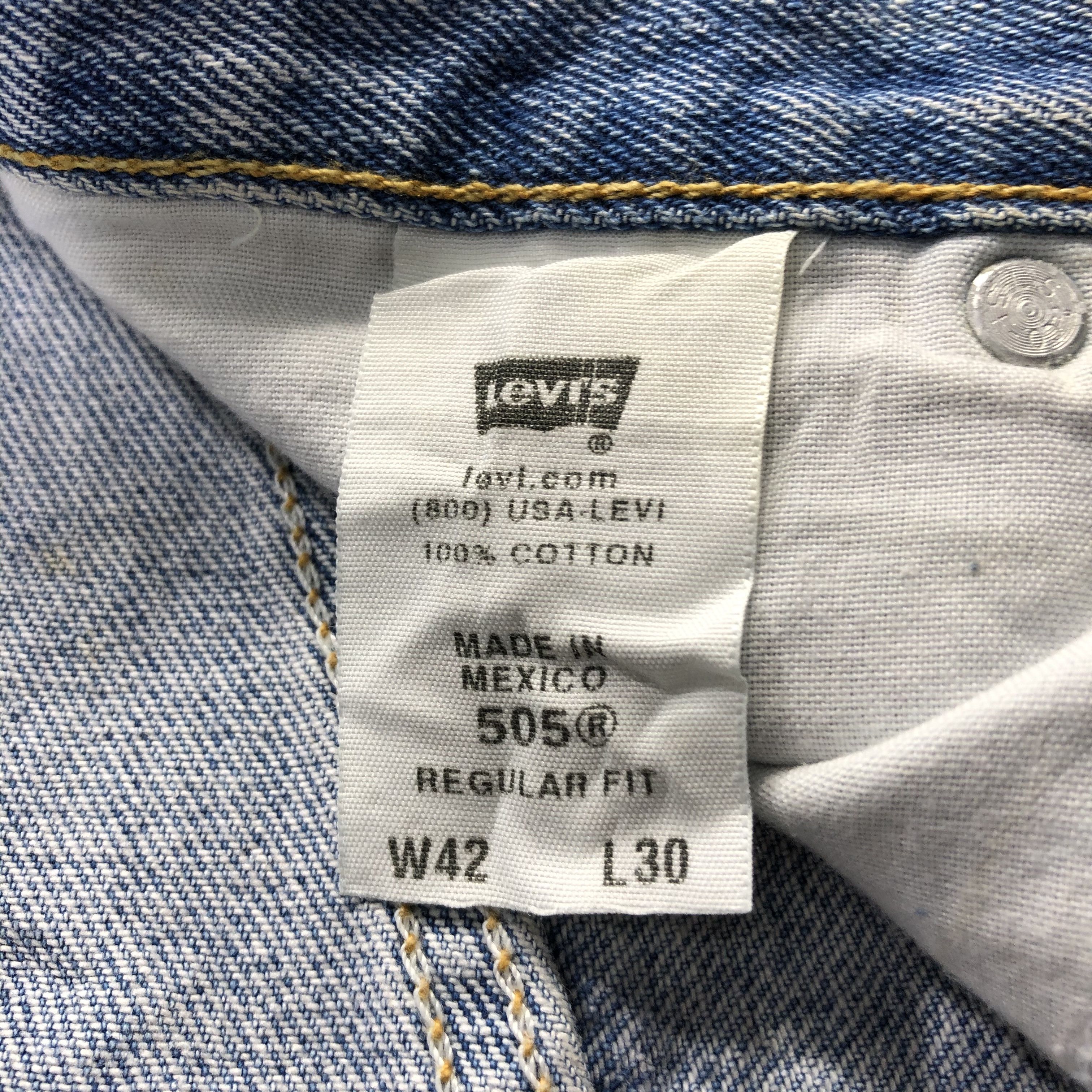 Levi's Vintage Blue Wash Levis 505 Jeans-J2429 Size US 43 - 10 Thumbnail