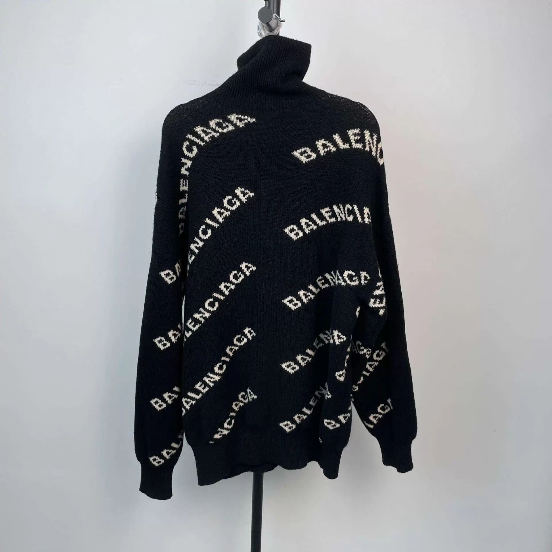 Balenciaga Balenciaga Allover Logo Sweater 95 New XS Size XS / US 0-2 / IT 36-38 - 2 Thumbnail