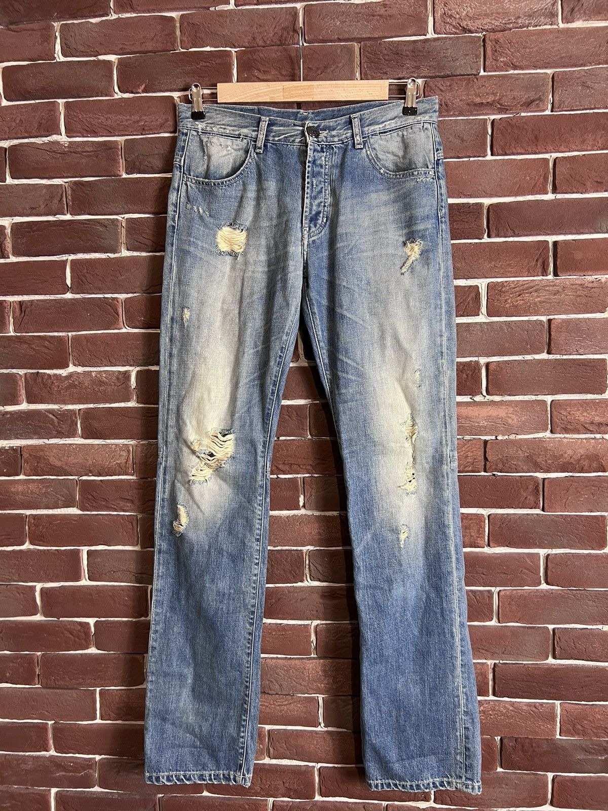 Faith Connexion Faith Connexion SLIM 6Pockets Avant Garde Distressed Denim Size US 33 - 1 Thumbnail
